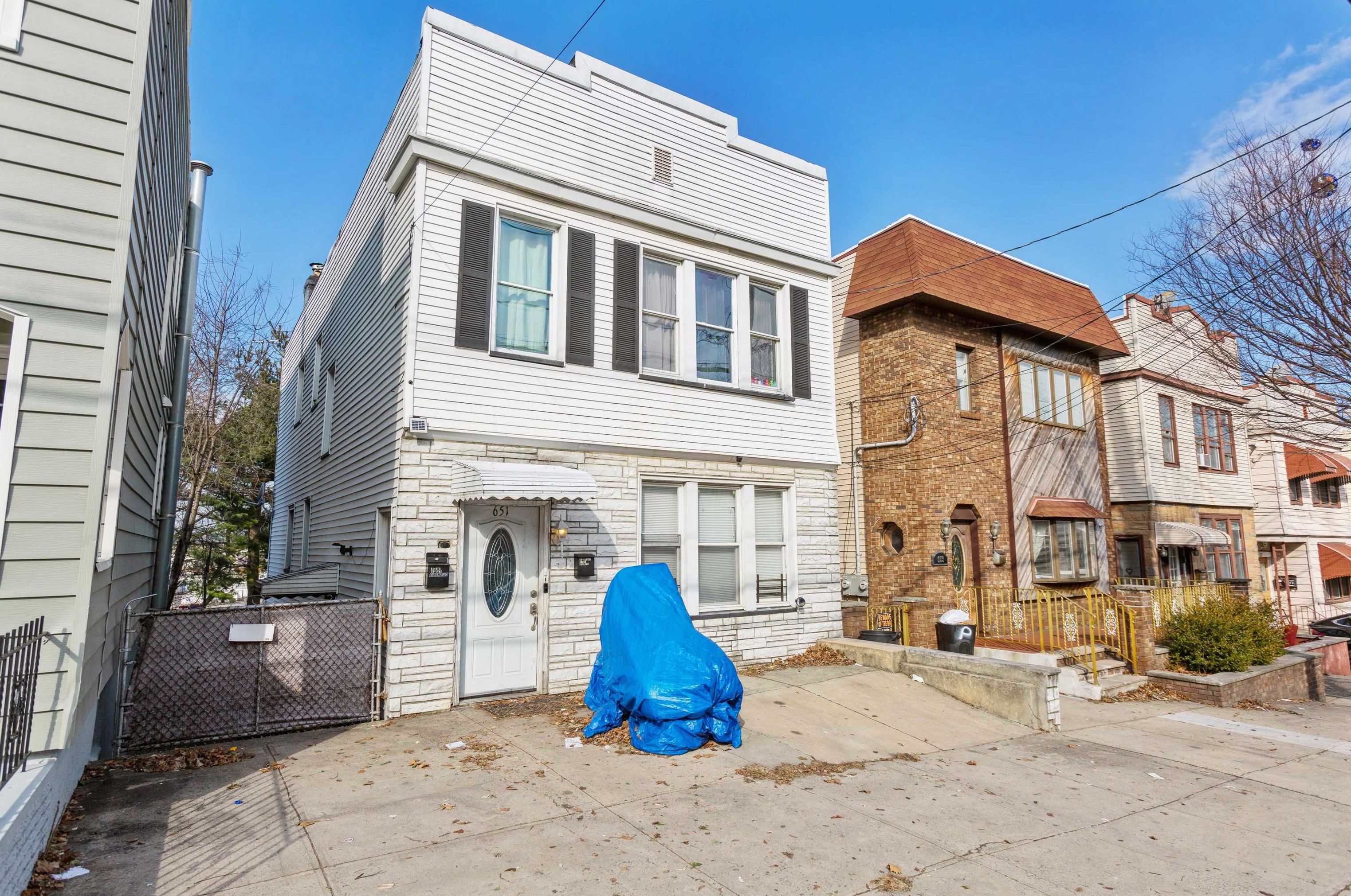 651 Liberty Ave, Jersey City NJ  07307-3912 exterior