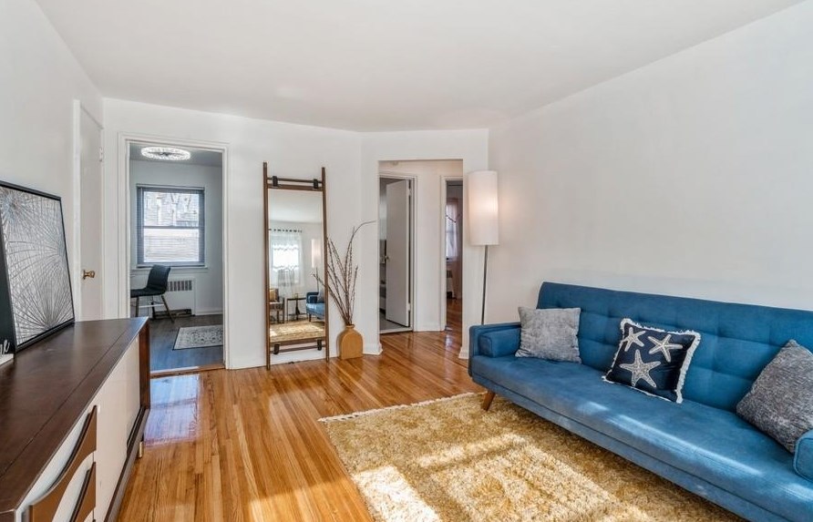 89 W 2nd St #13, Bayonne, NJ 07002