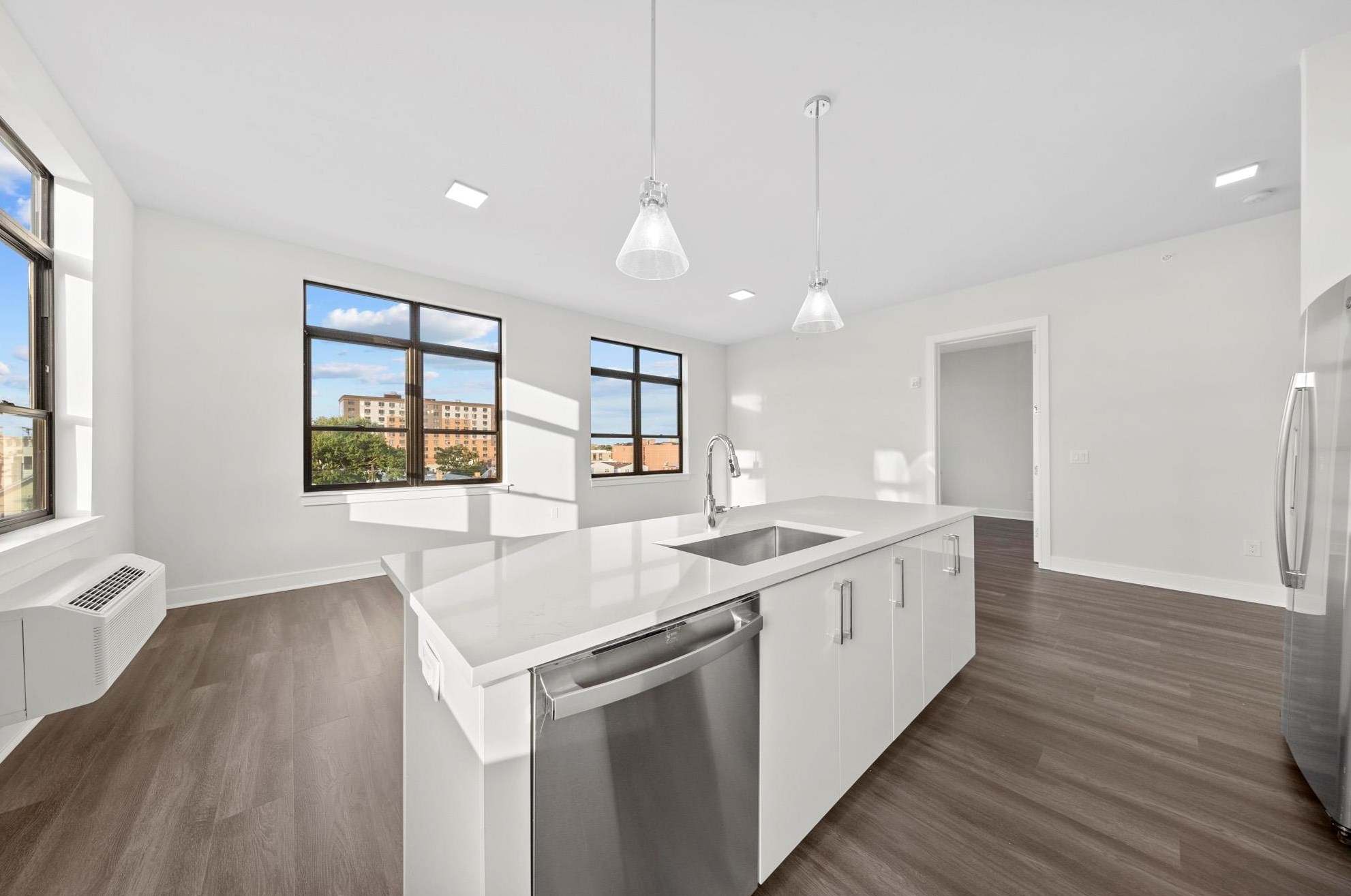 121 34th St #616, Union City, NJ 07087
