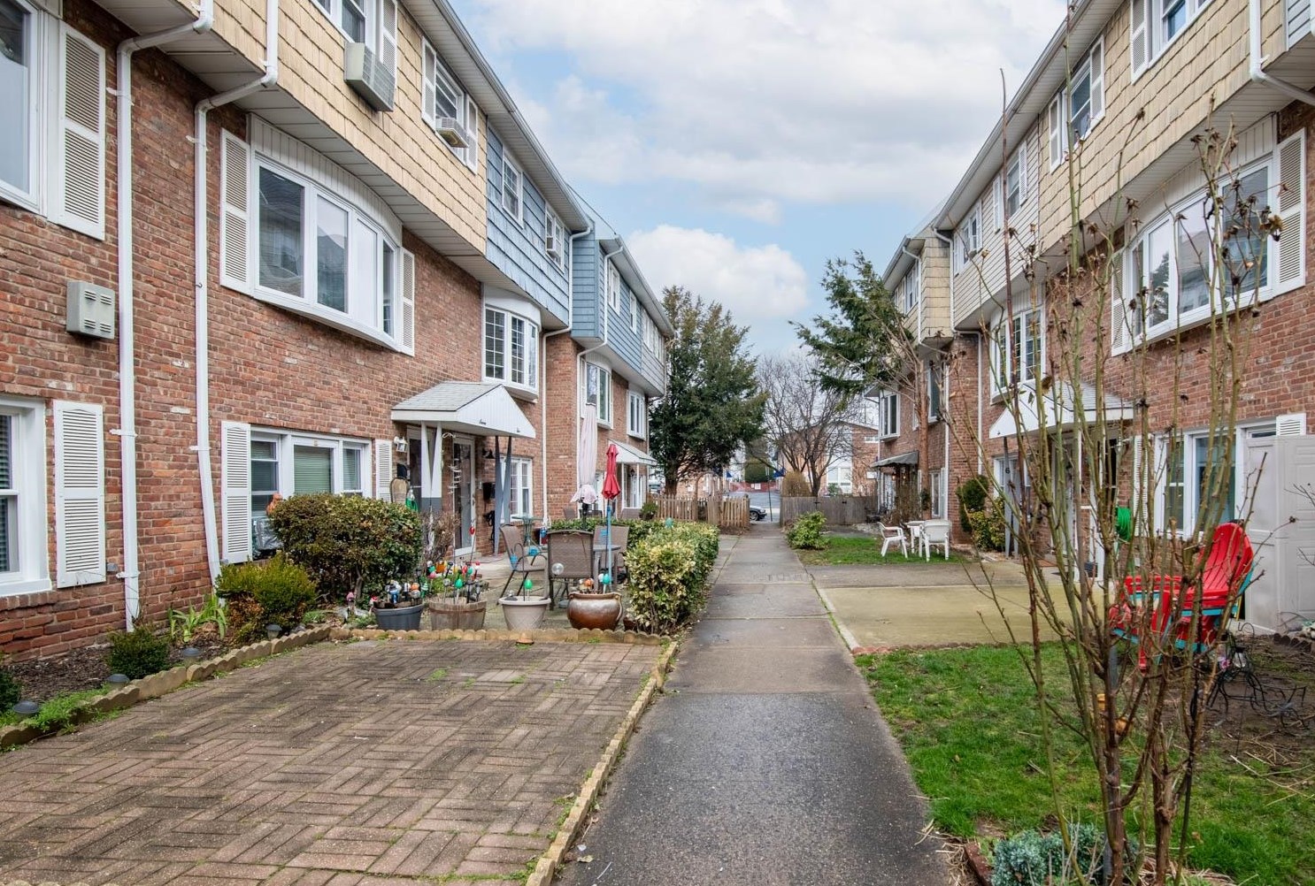 9 Elna Ct, Bayonne, NJ 07002