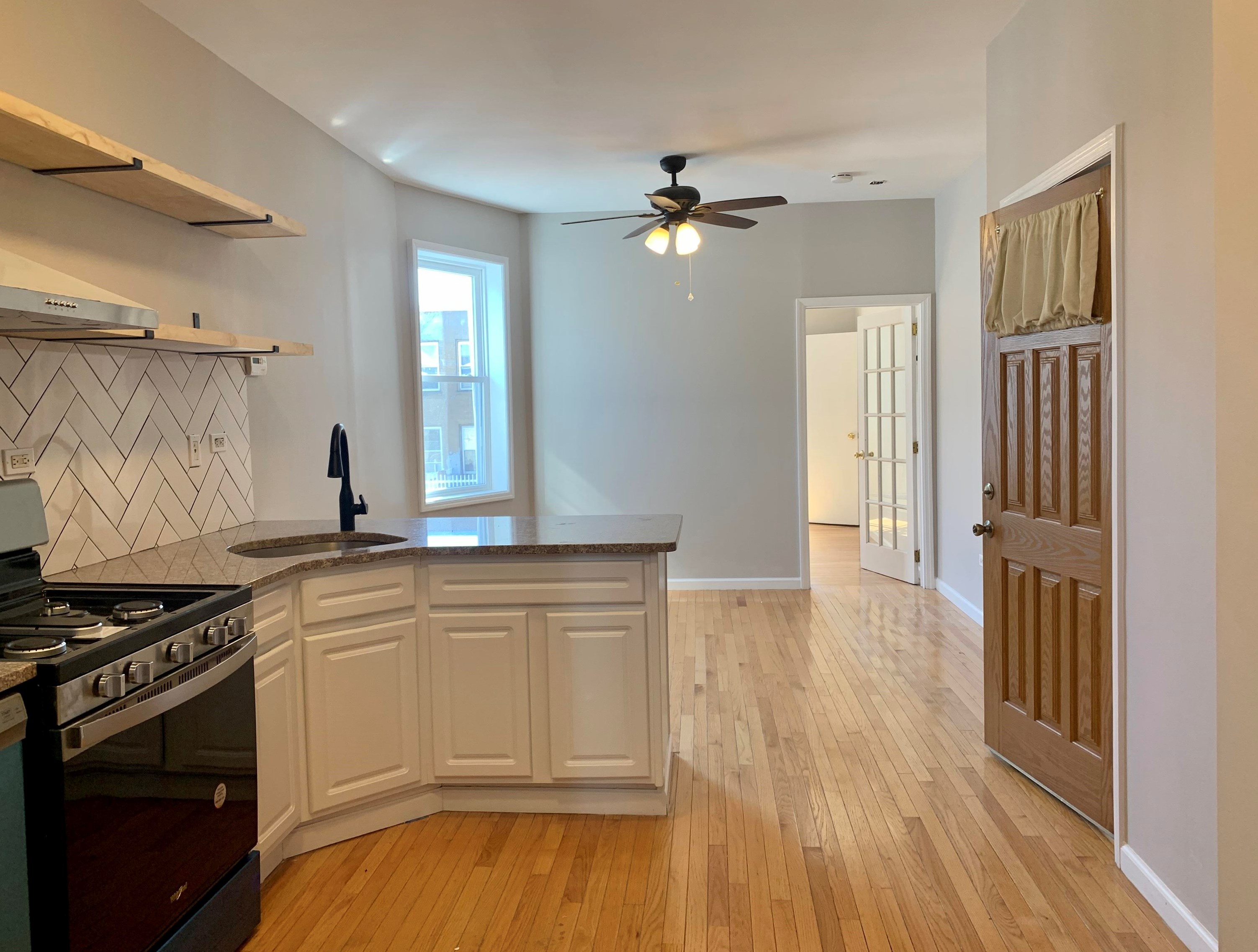 35 Poplar St, Jersey City, NJ 07307-2533