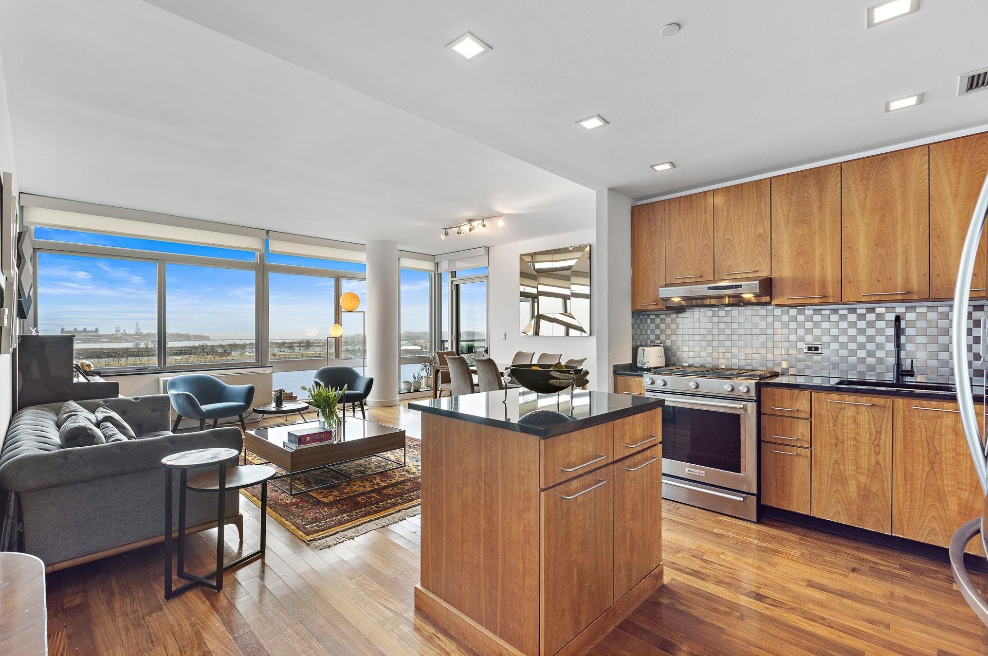 25 Hudson St #809, Jersey City, NJ 07302