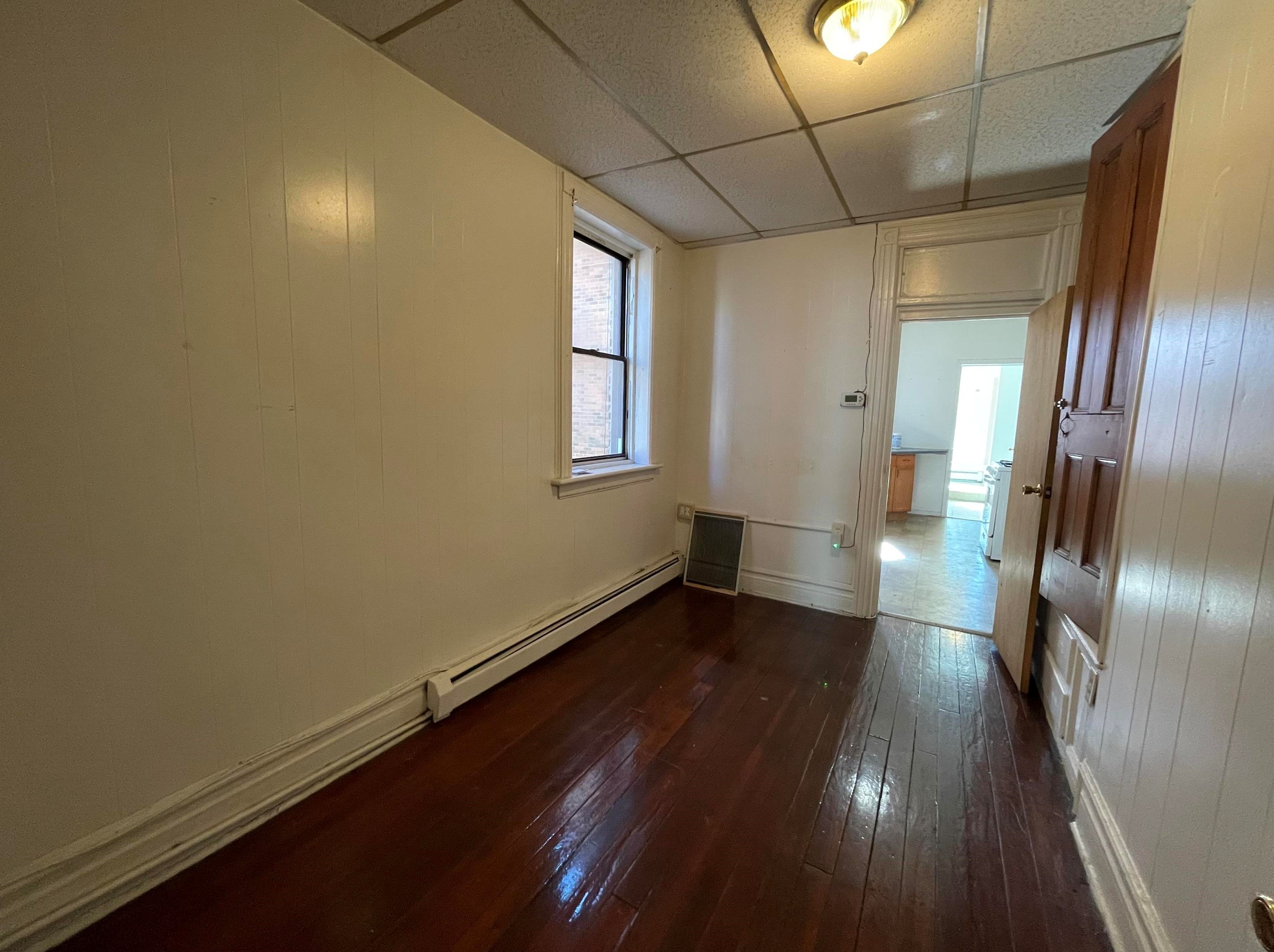 319 8th St, Jersey City, NJ 07302-1949