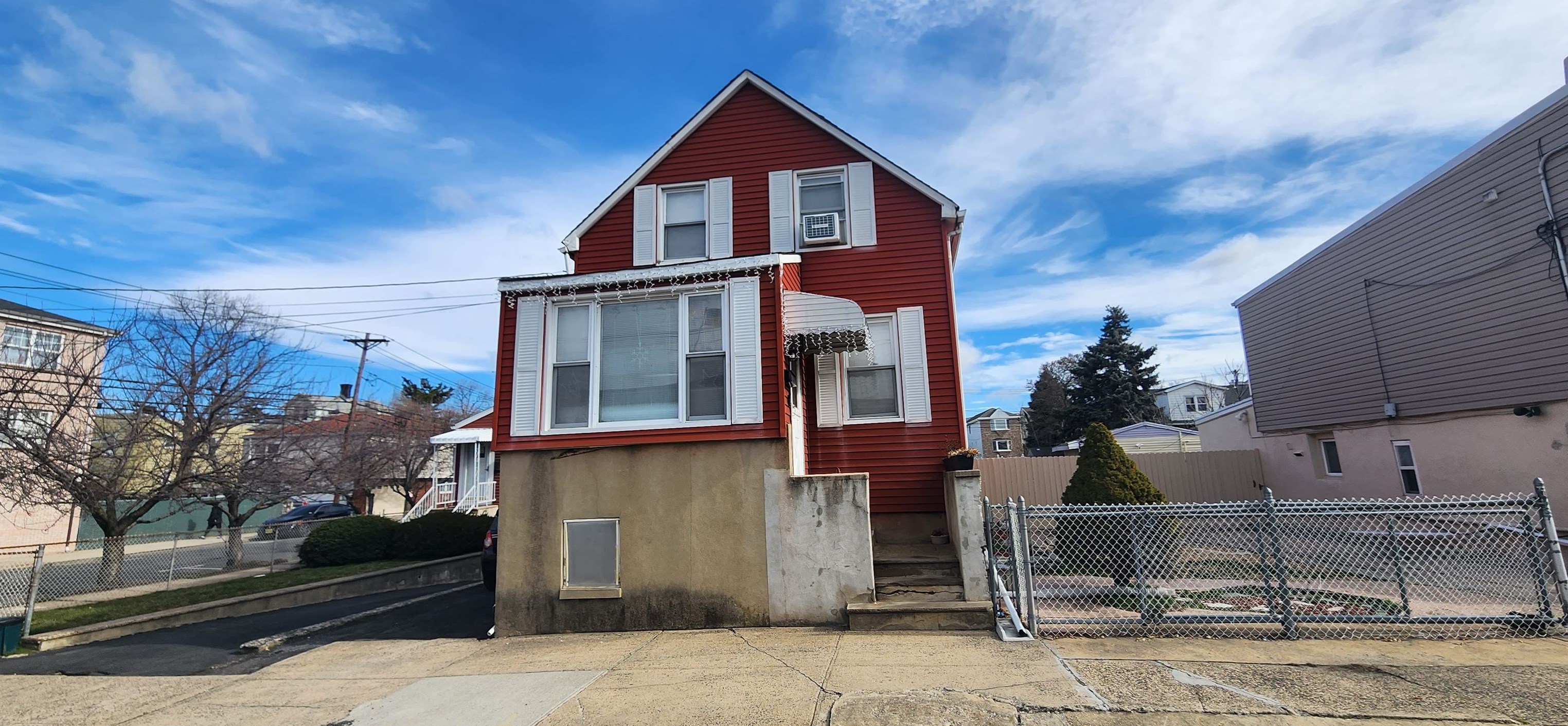 1464 44th St, North Bergen, NJ 07047