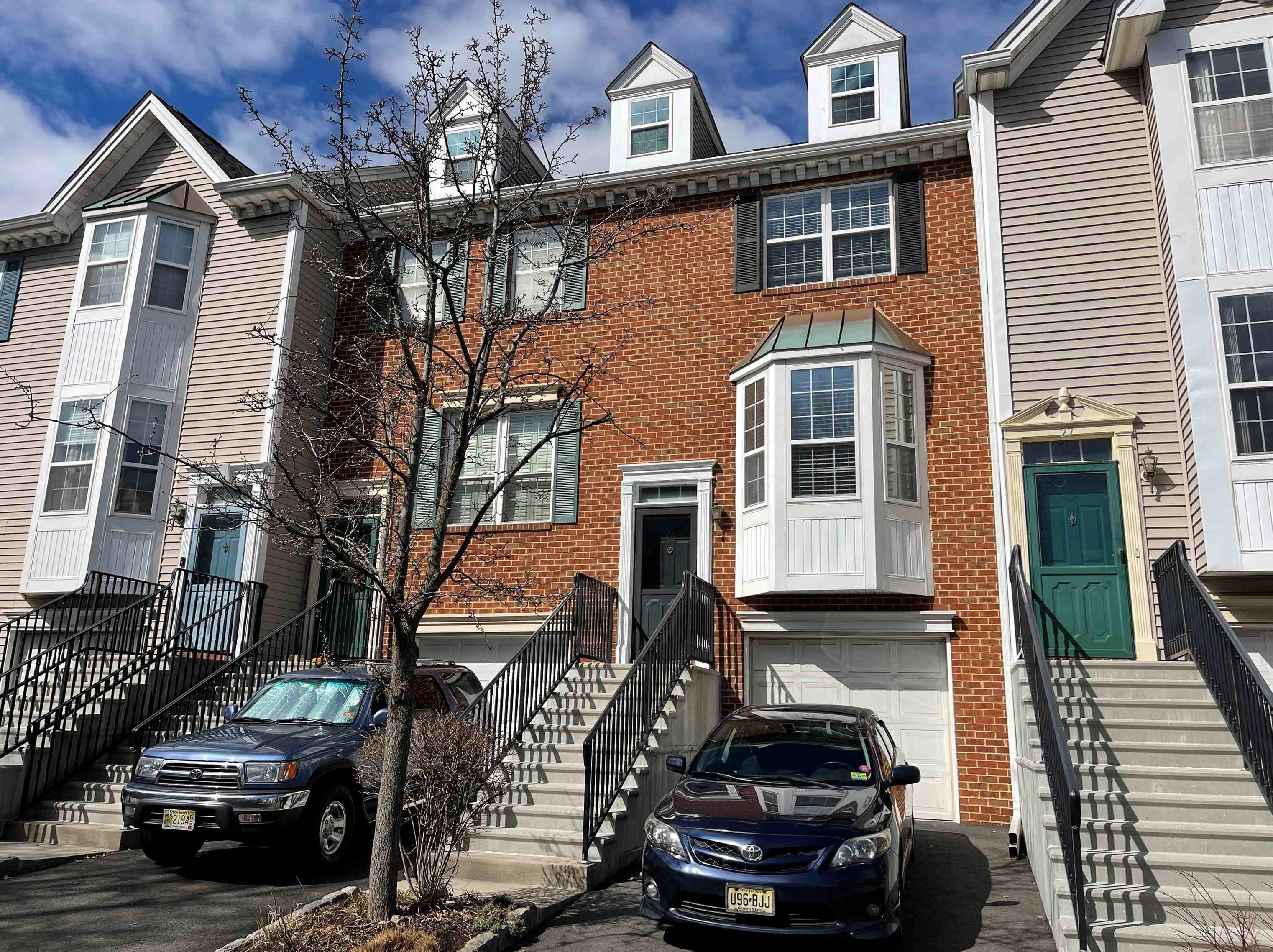 28 Birch St, Jersey City, NJ 07305-4847