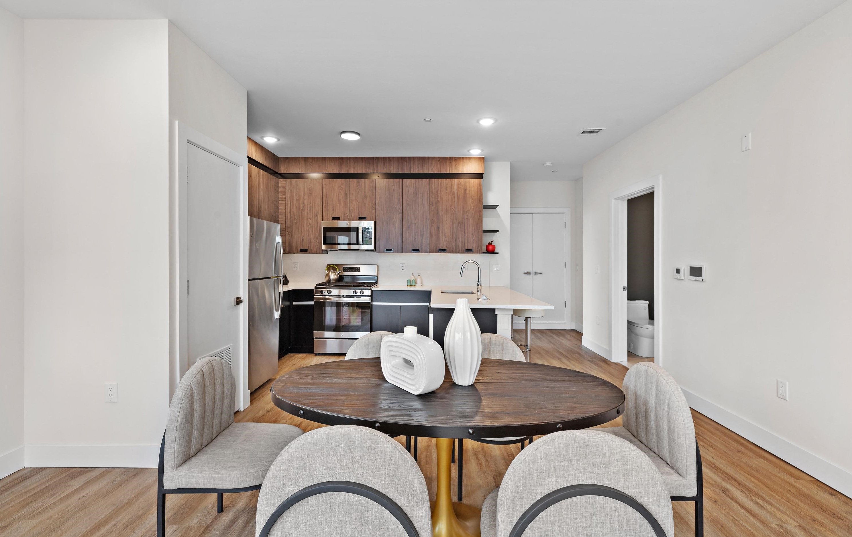 529 61st St #409, West New York, NJ 07093