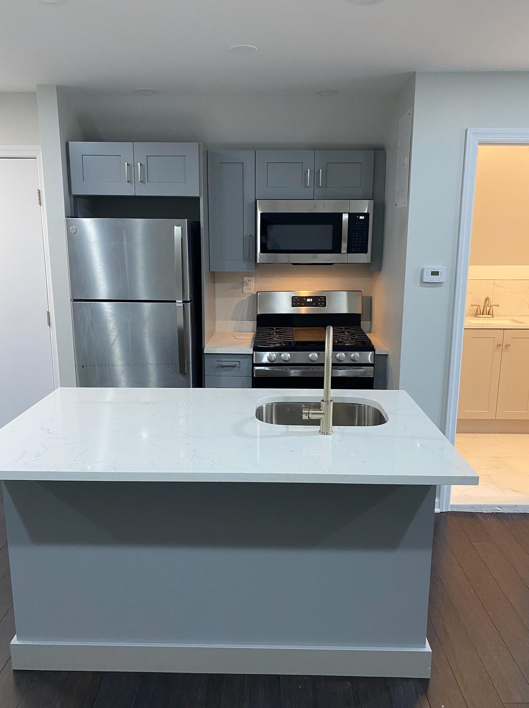 200 N 6th St #3, Newark, NJ 07107