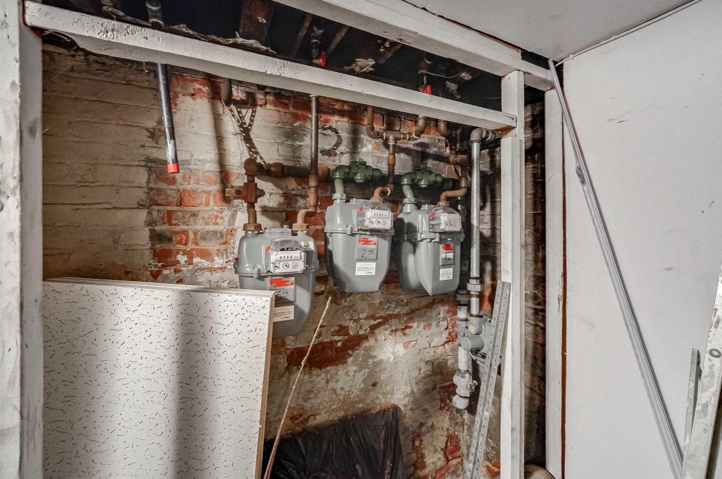 175 Duncan Ave, Jersey City NJ 07306-7002 exterior