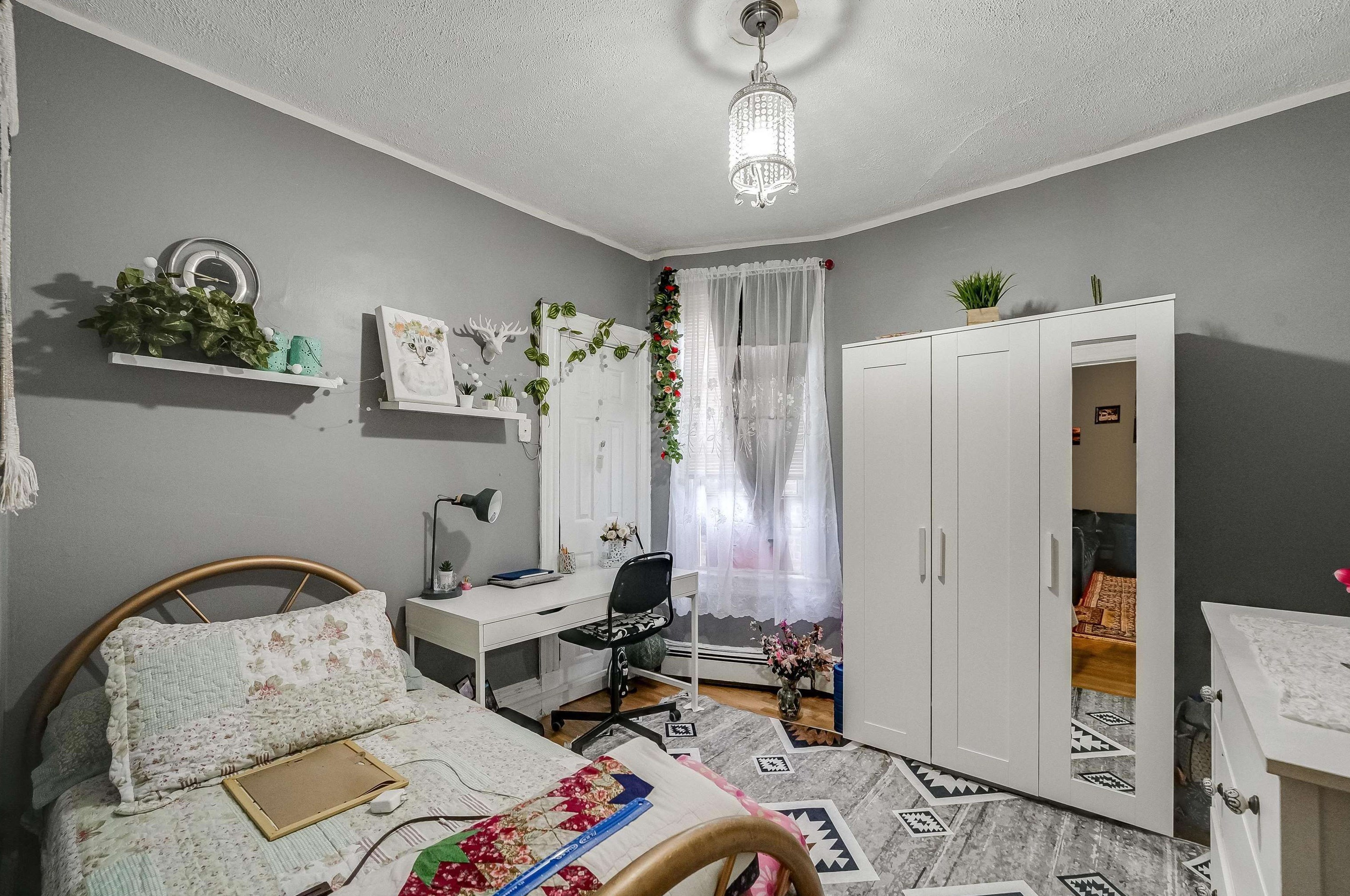 175 Duncan Ave, Jersey City NJ 07306-7002 exterior