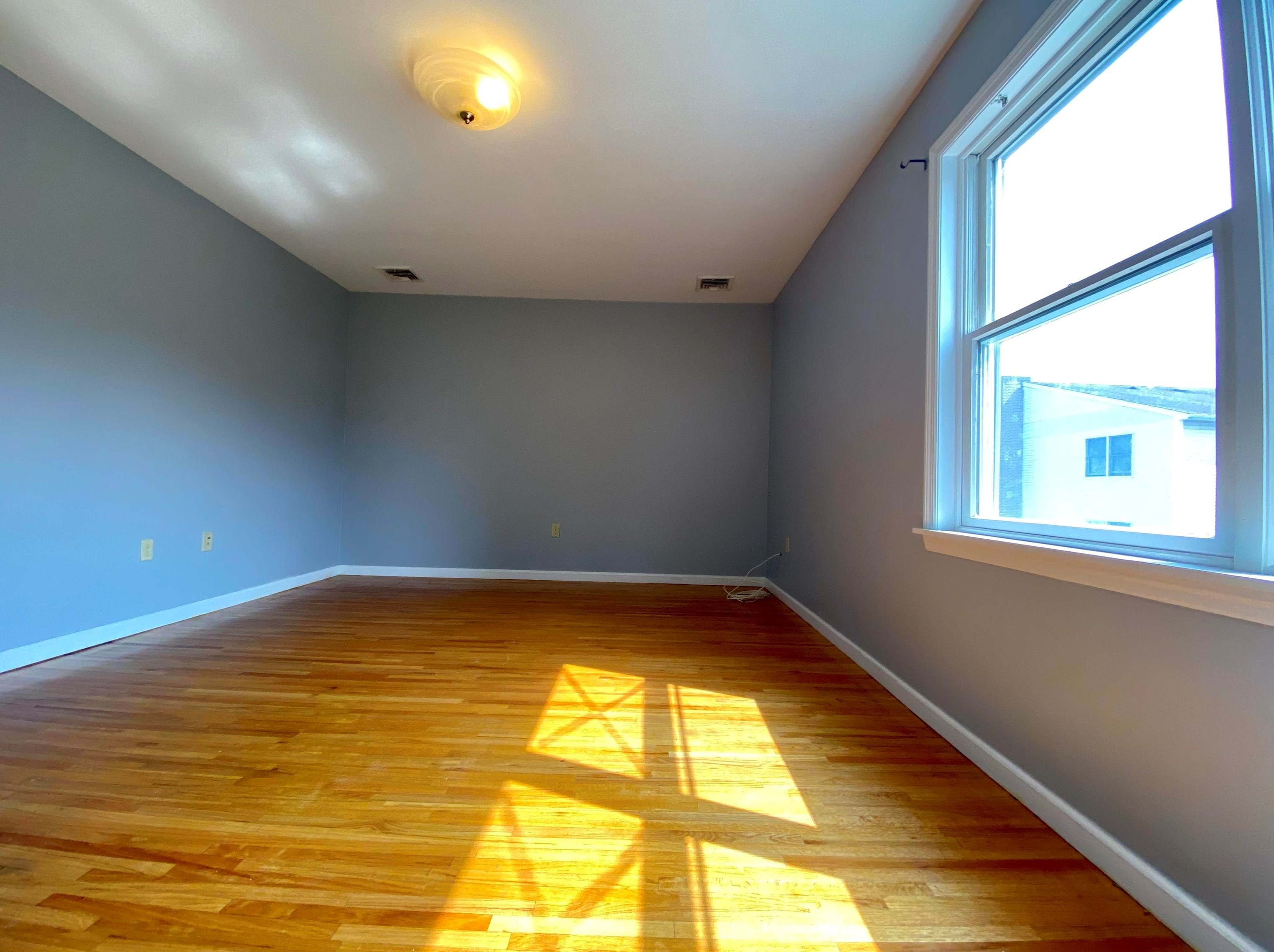 166 W 54th St #2, Bayonne, NJ 07002