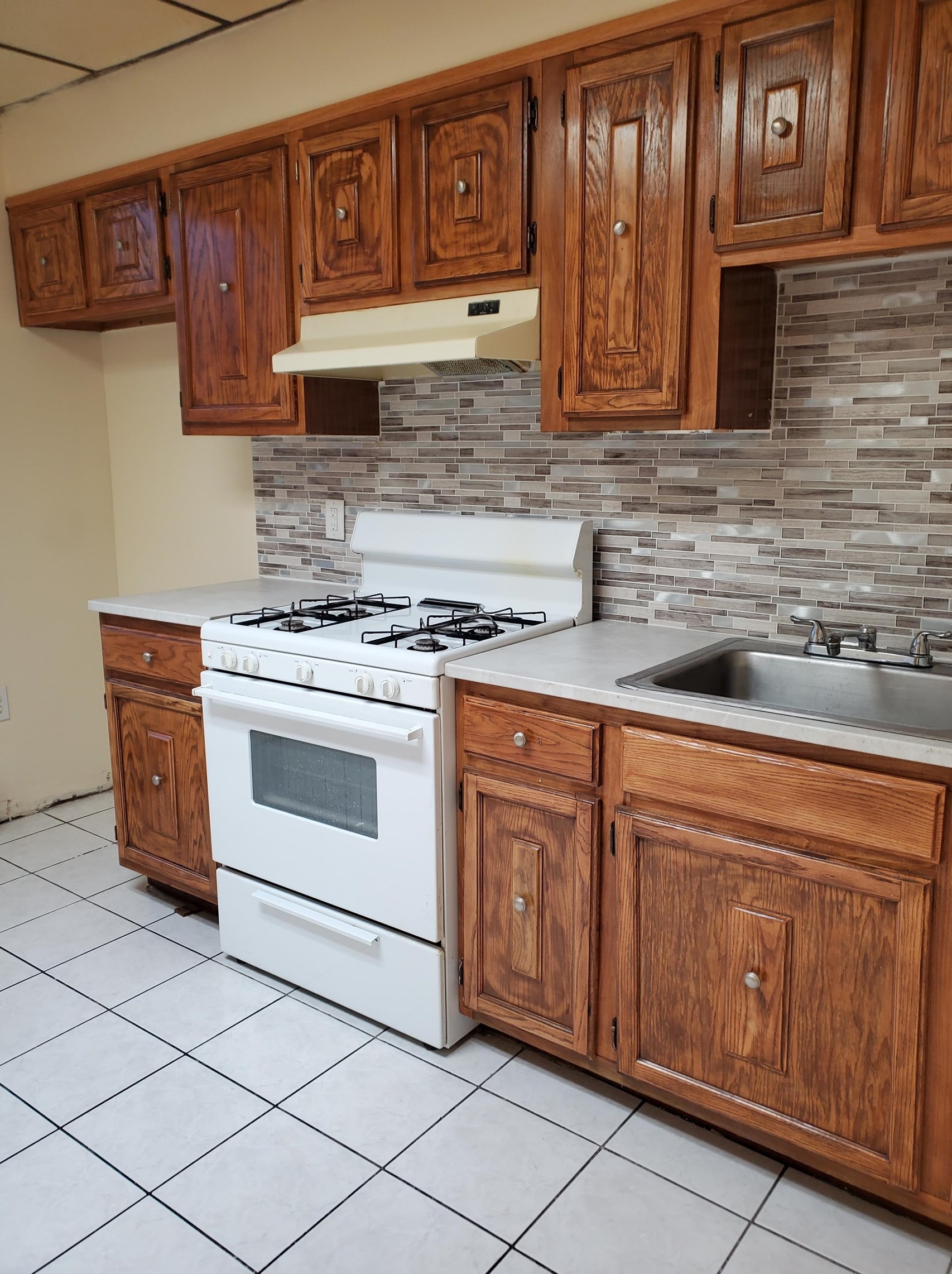 204 Clendenny Ave, Jersey City, NJ 07304