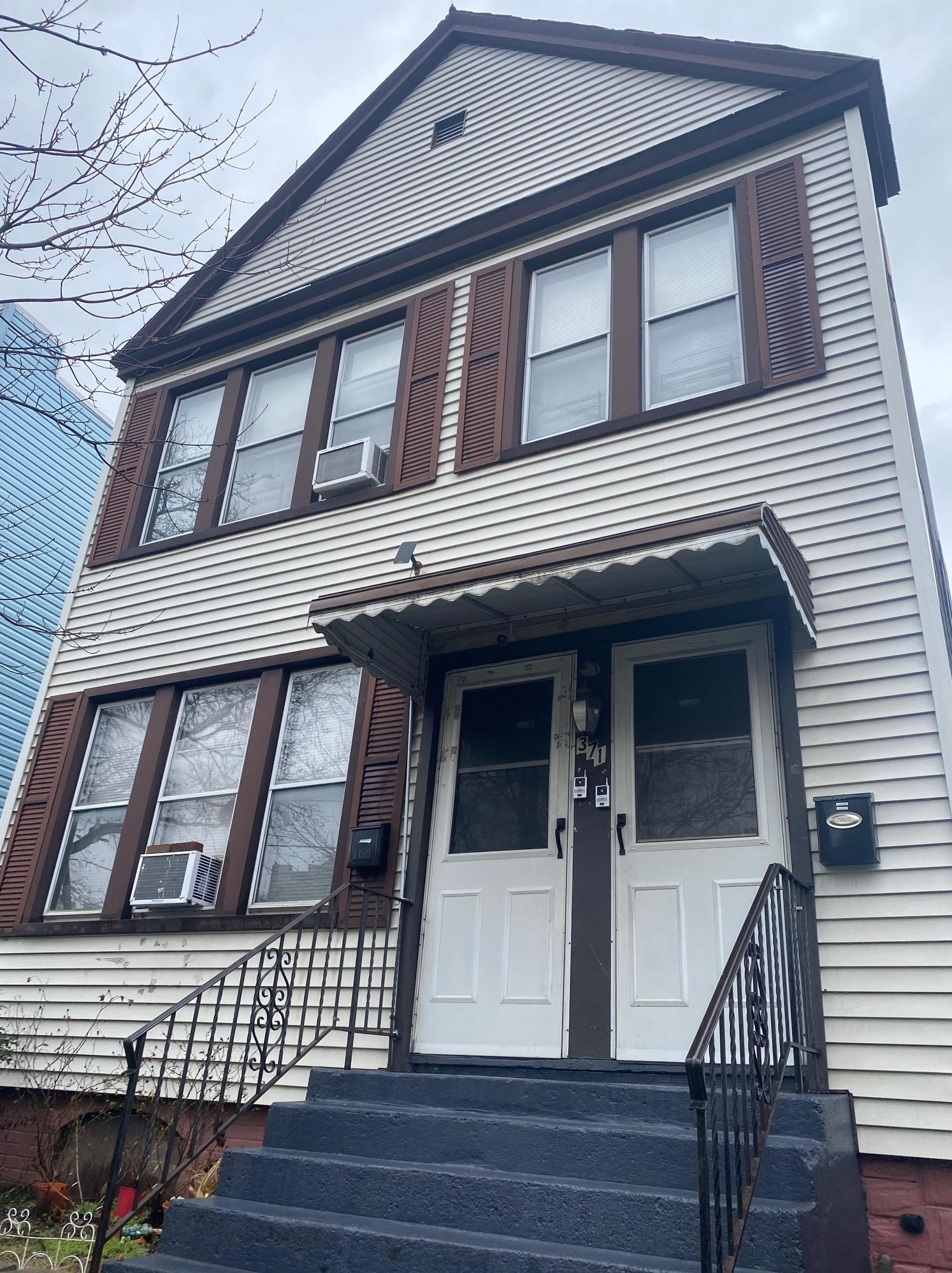 371 Van Nostrand Ave, Jersey City, NJ 07305-1308
