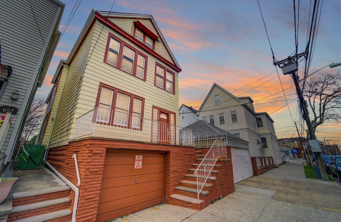699 Avenue A, Bayonne, NJ 07002