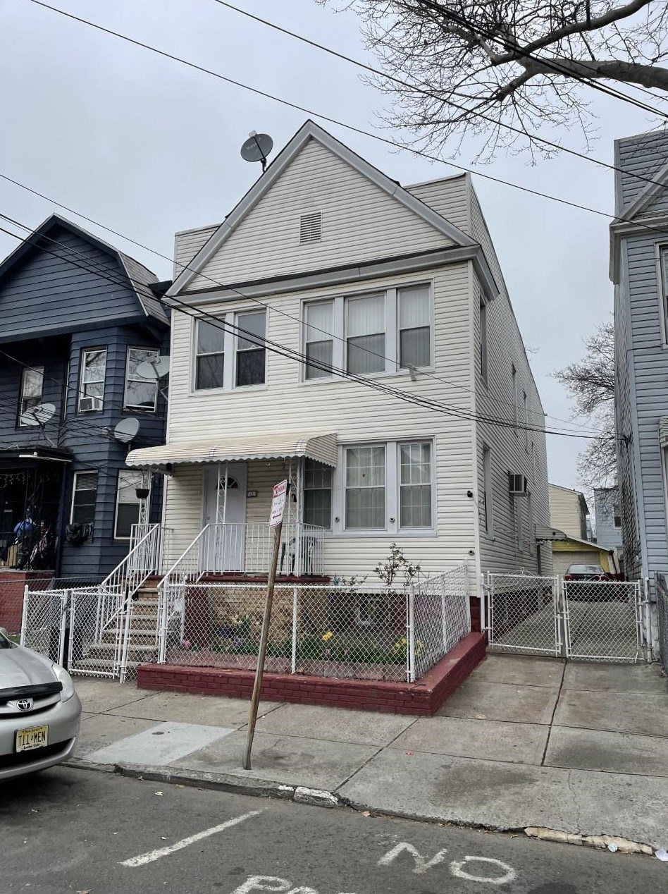 42 New St, Jersey City, NJ 07305
