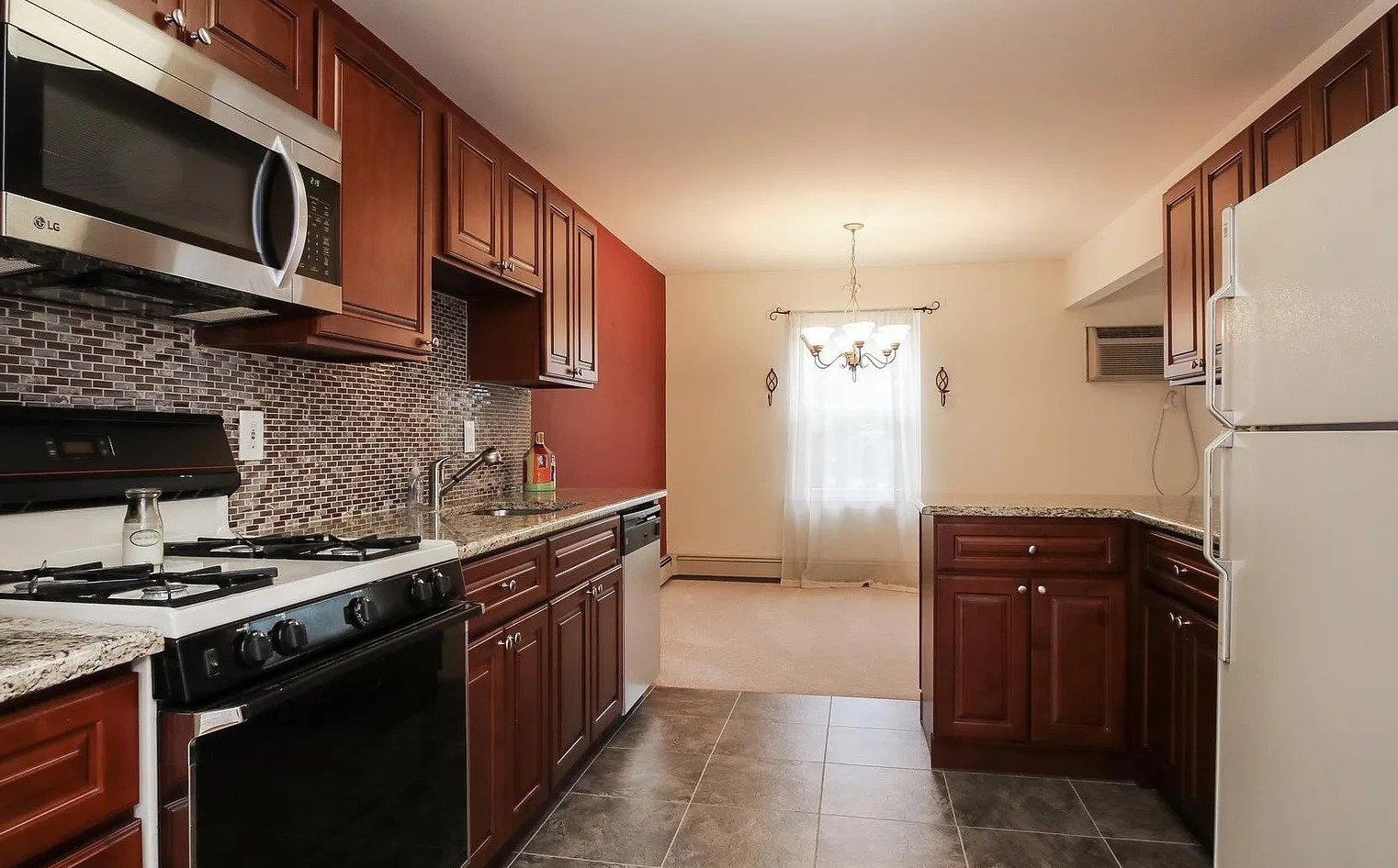 129 Riverview Ct #129, Secaucus, NJ 07094