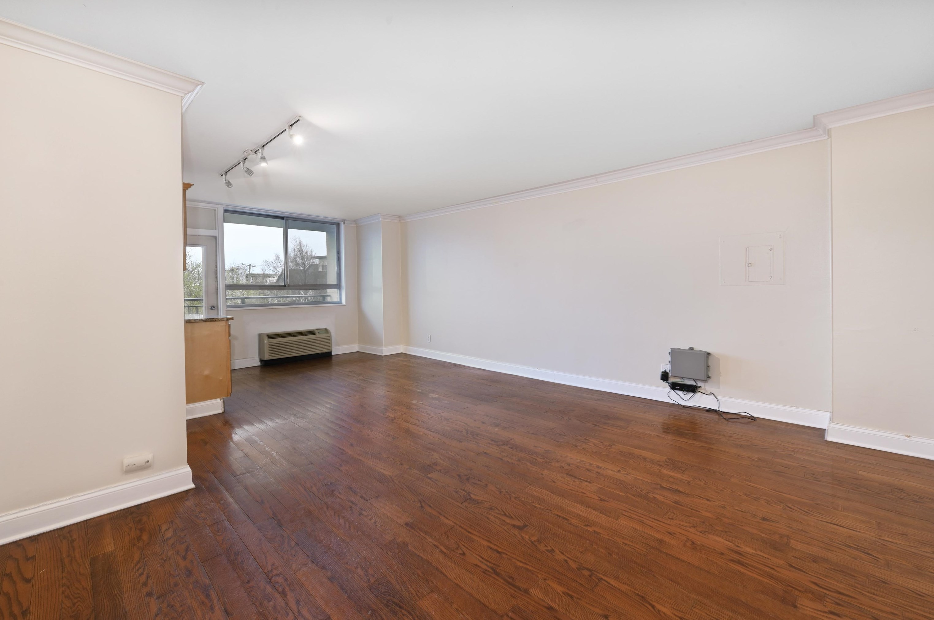 100 Manhattan Ave #415, Union City, NJ 07087