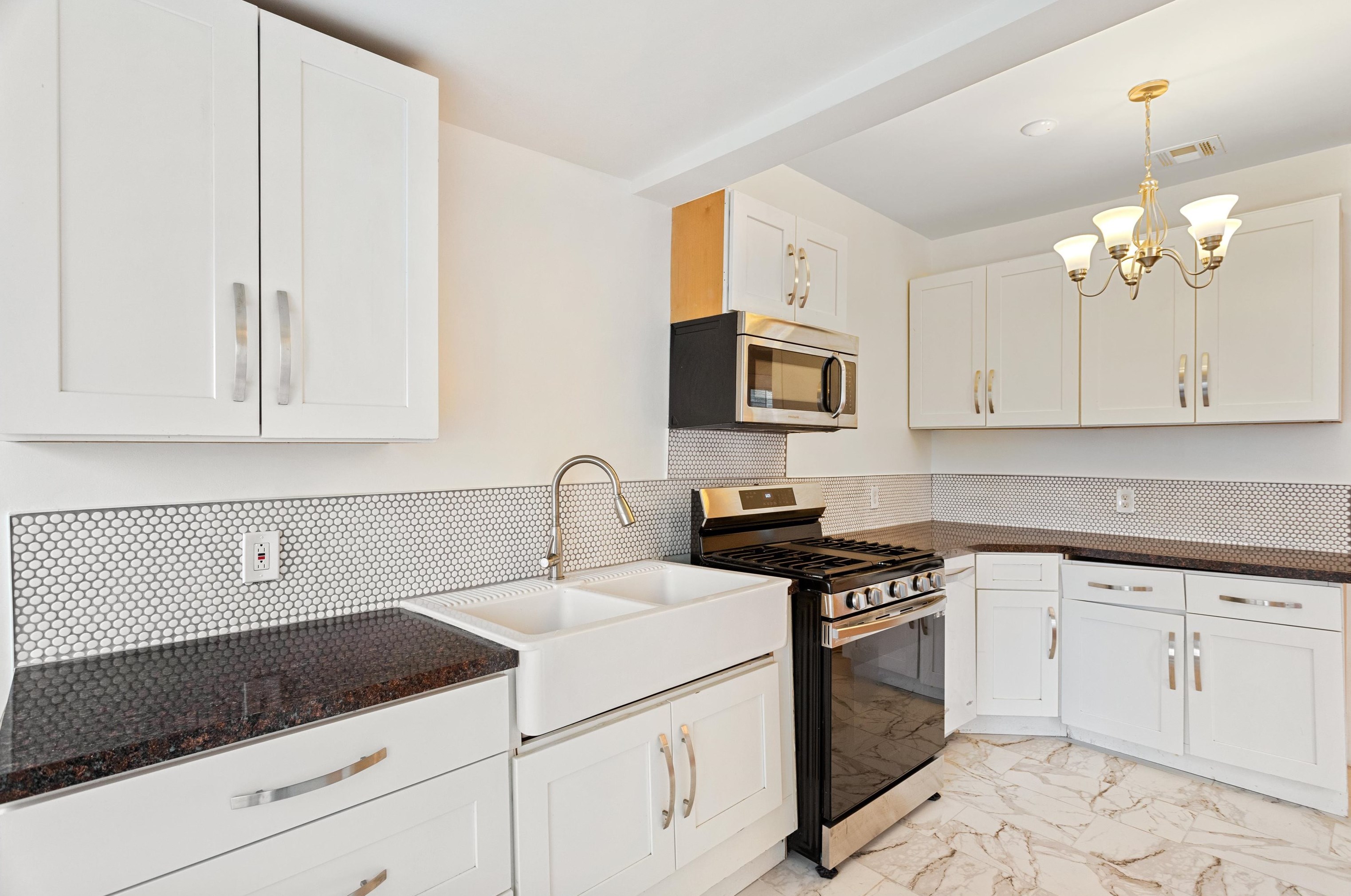 13 Baldwin Ave #2, Jersey City, NJ 07306