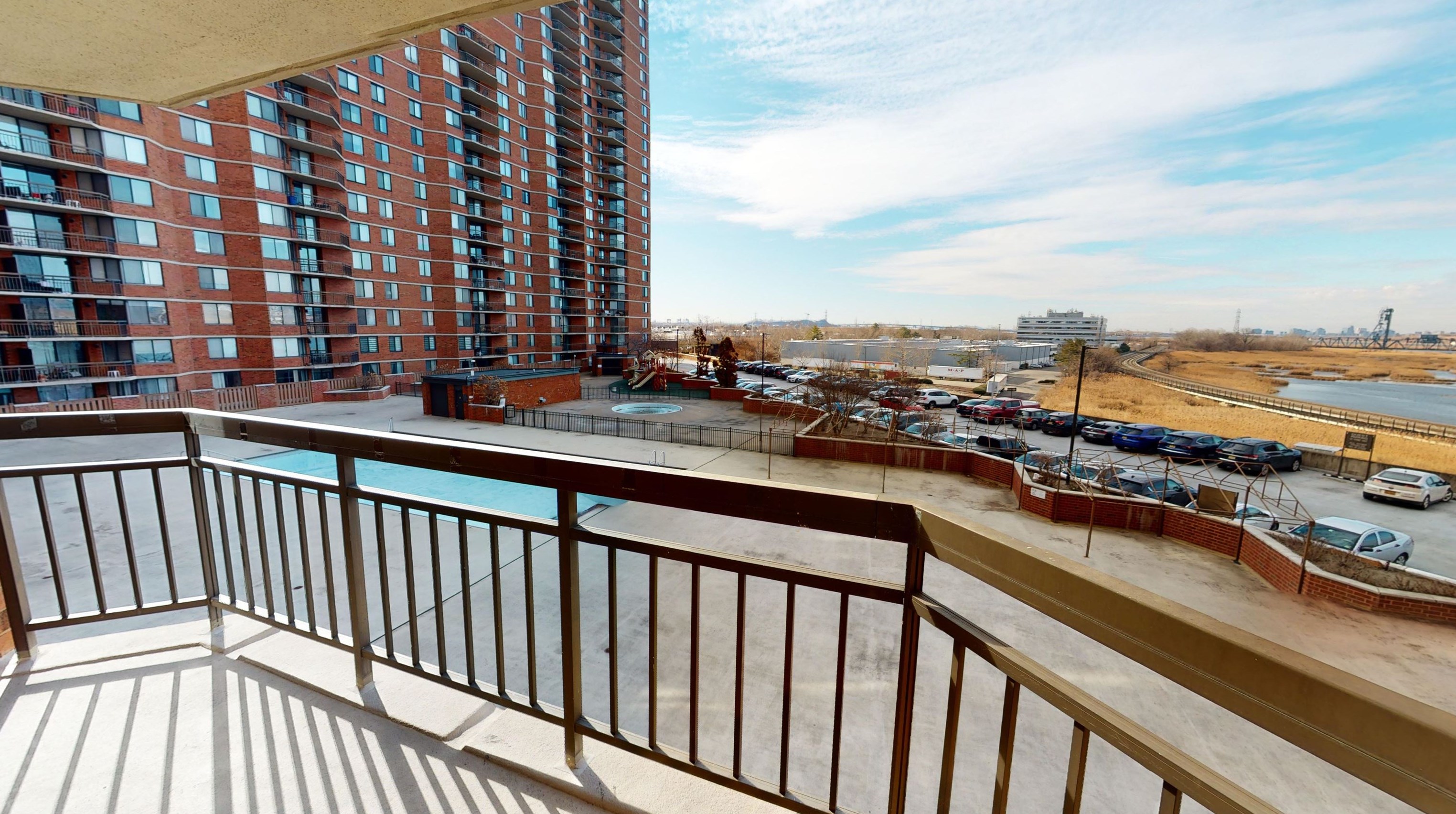 328 Harmon Cove Tower, Secaucus, NJ 07094