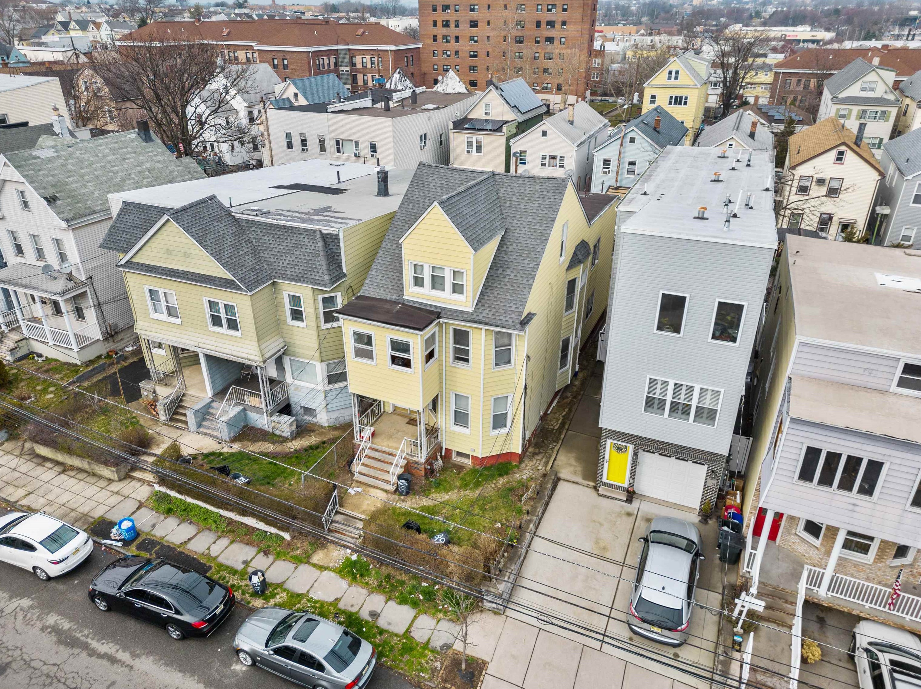 29 E 48th St, Bayonne, NJ 07002