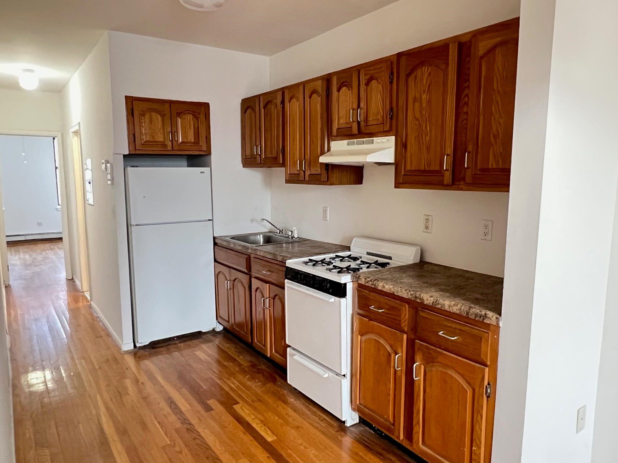 374 2nd St Apt 6, Jersey City, NJ 07302