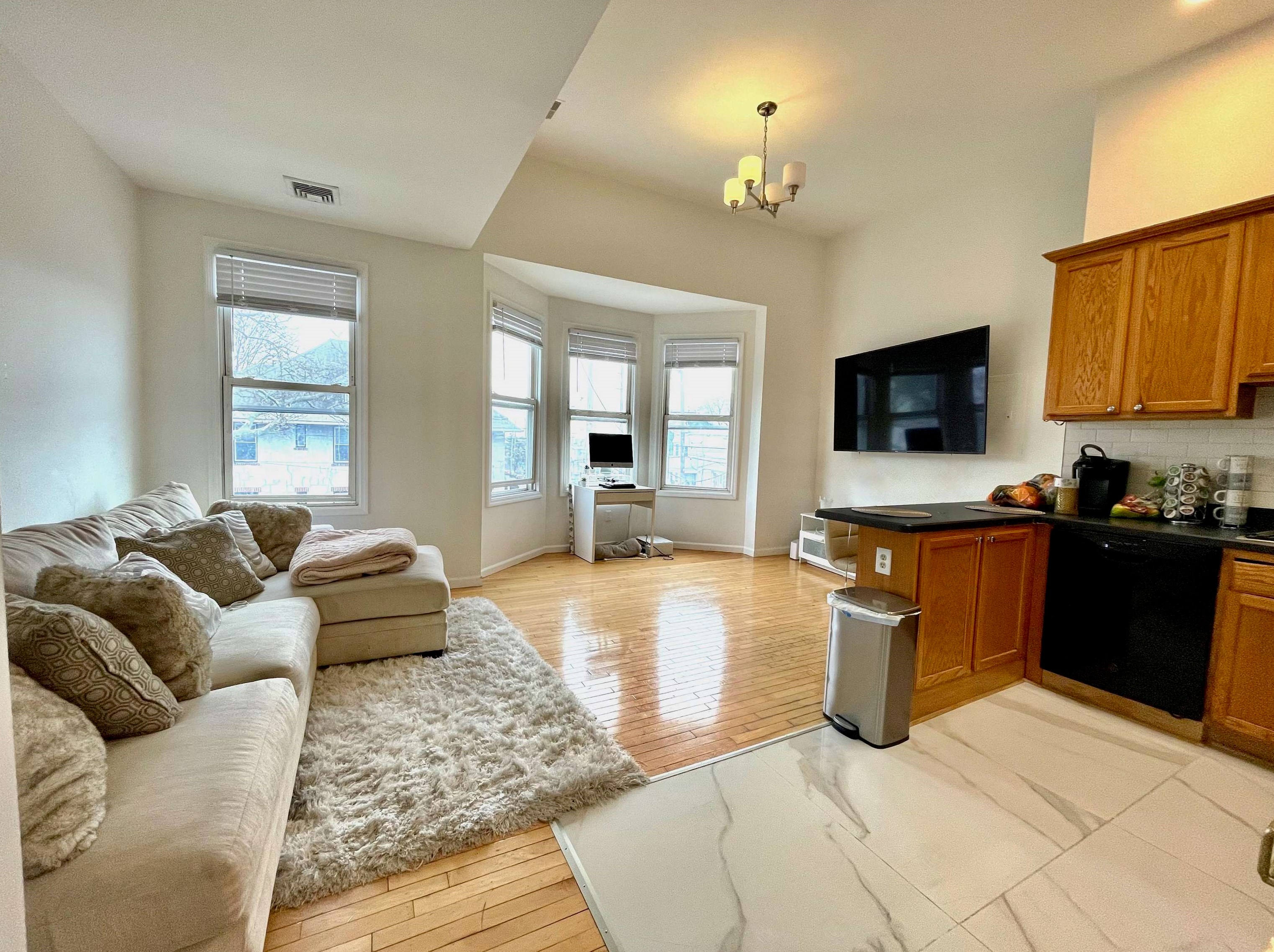 33 Arlington Ave #2, Jersey City, NJ 07305