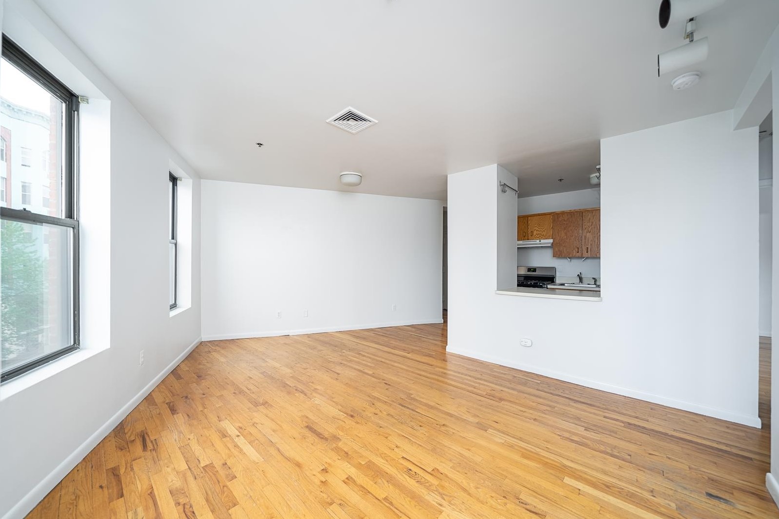 236 Newark Ave #6, Jersey City, NJ 07302
