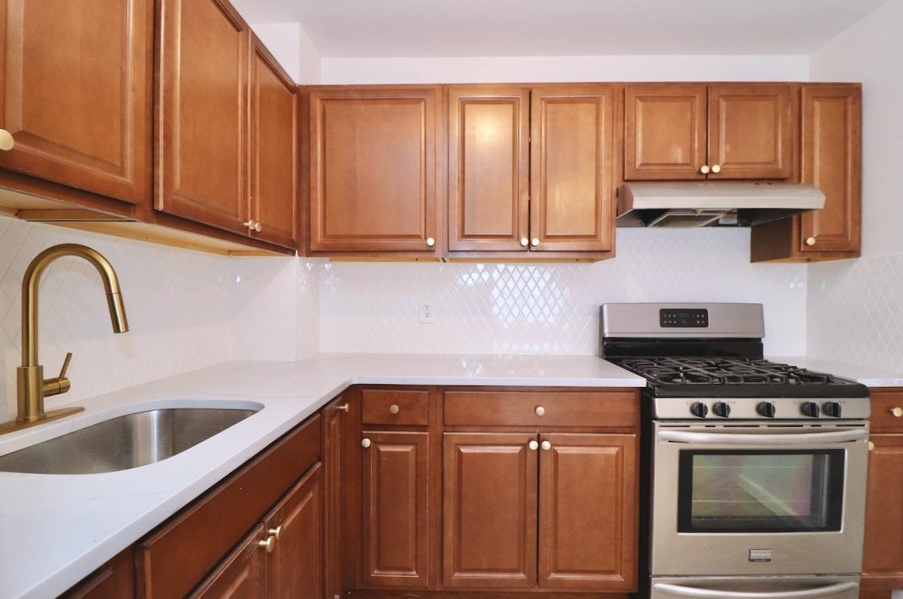 2 Storms Ave #1, Jersey City, NJ 07306