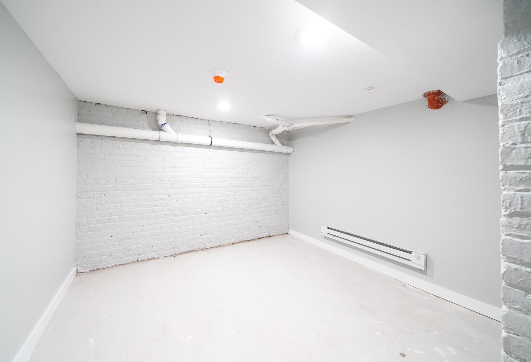 195 Liberty Ave, Jersey City NJ 07306-4919 exterior