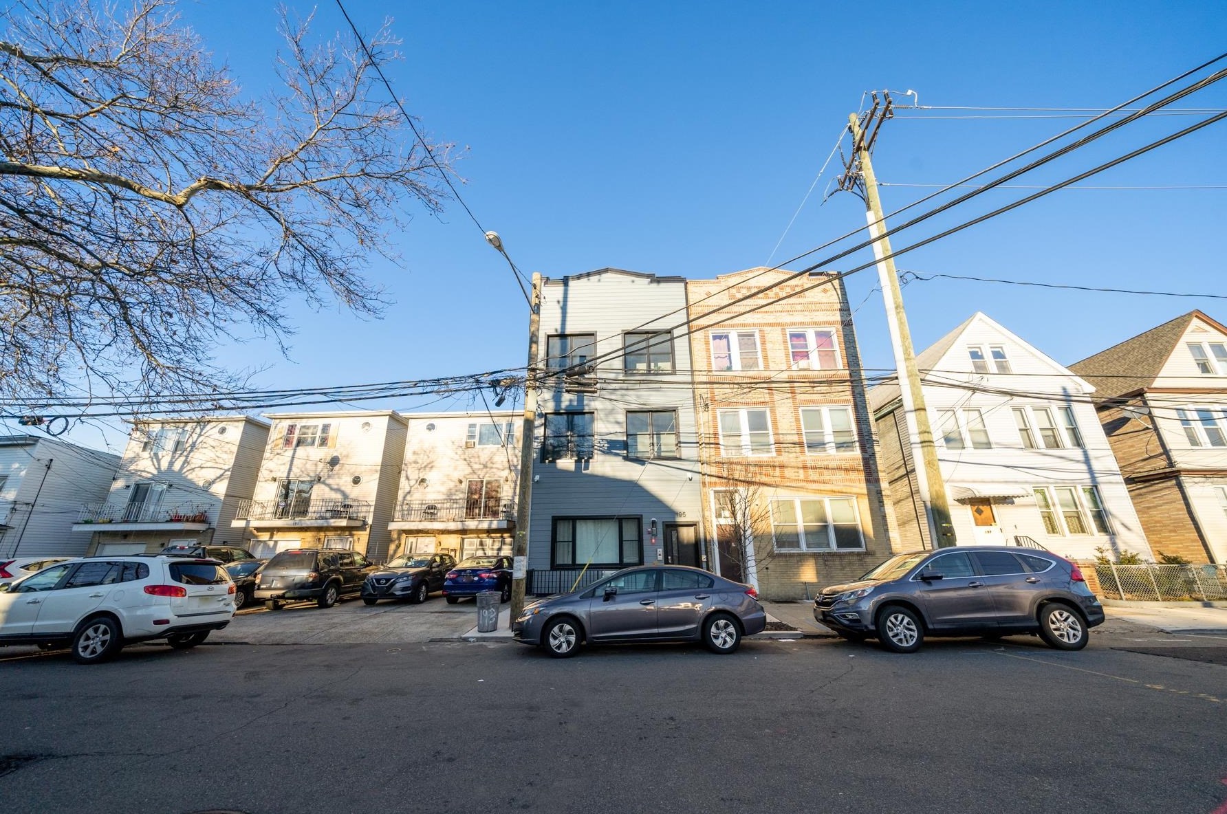 195 Liberty Ave, Jersey City NJ 07306-4919 exterior