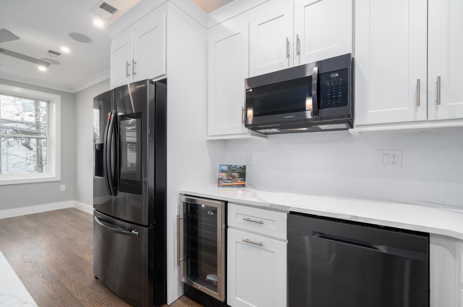 195 Liberty Ave, Jersey City NJ 07306-4919 exterior