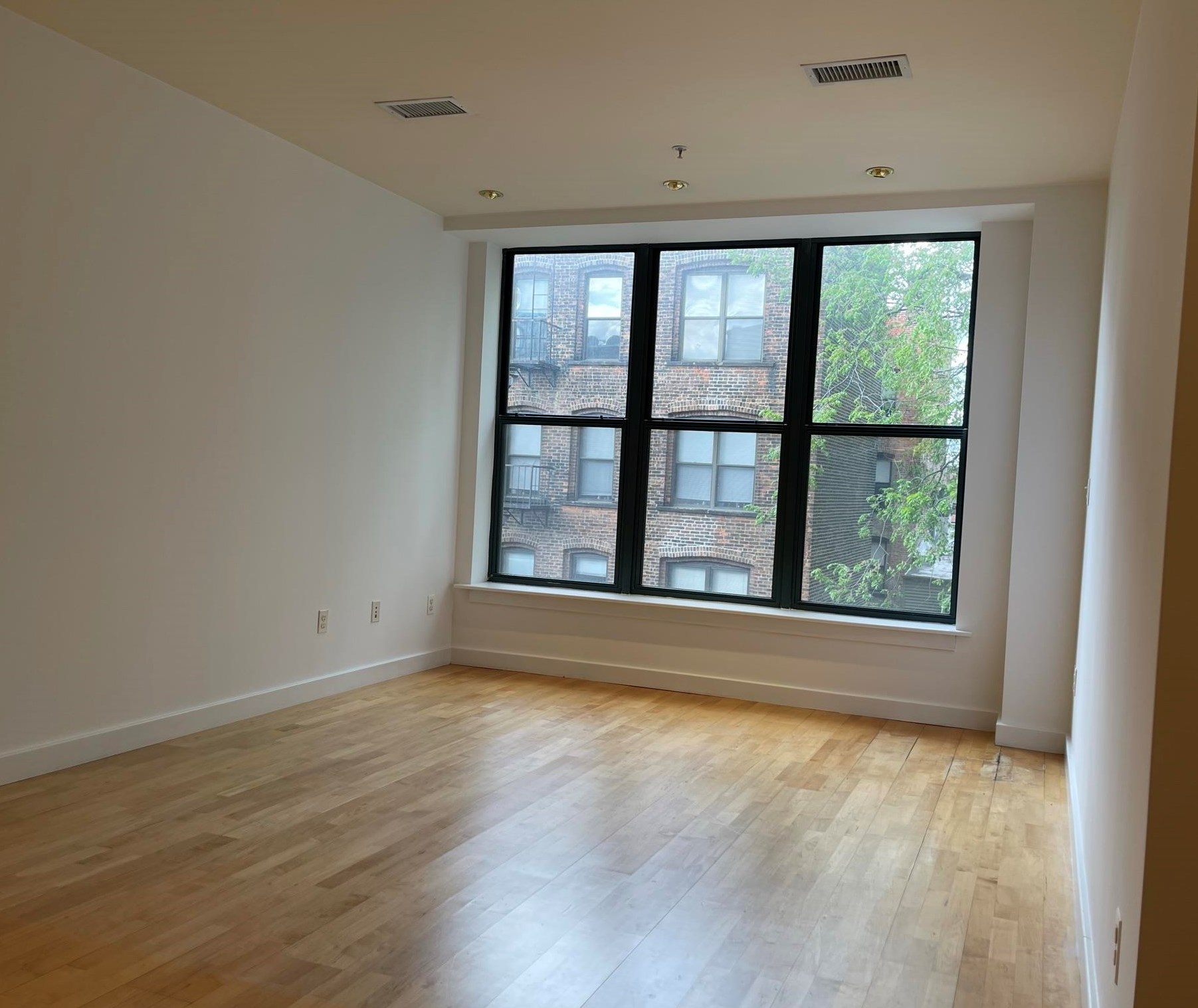 222 Montgomery St #4j, Jersey City, NJ