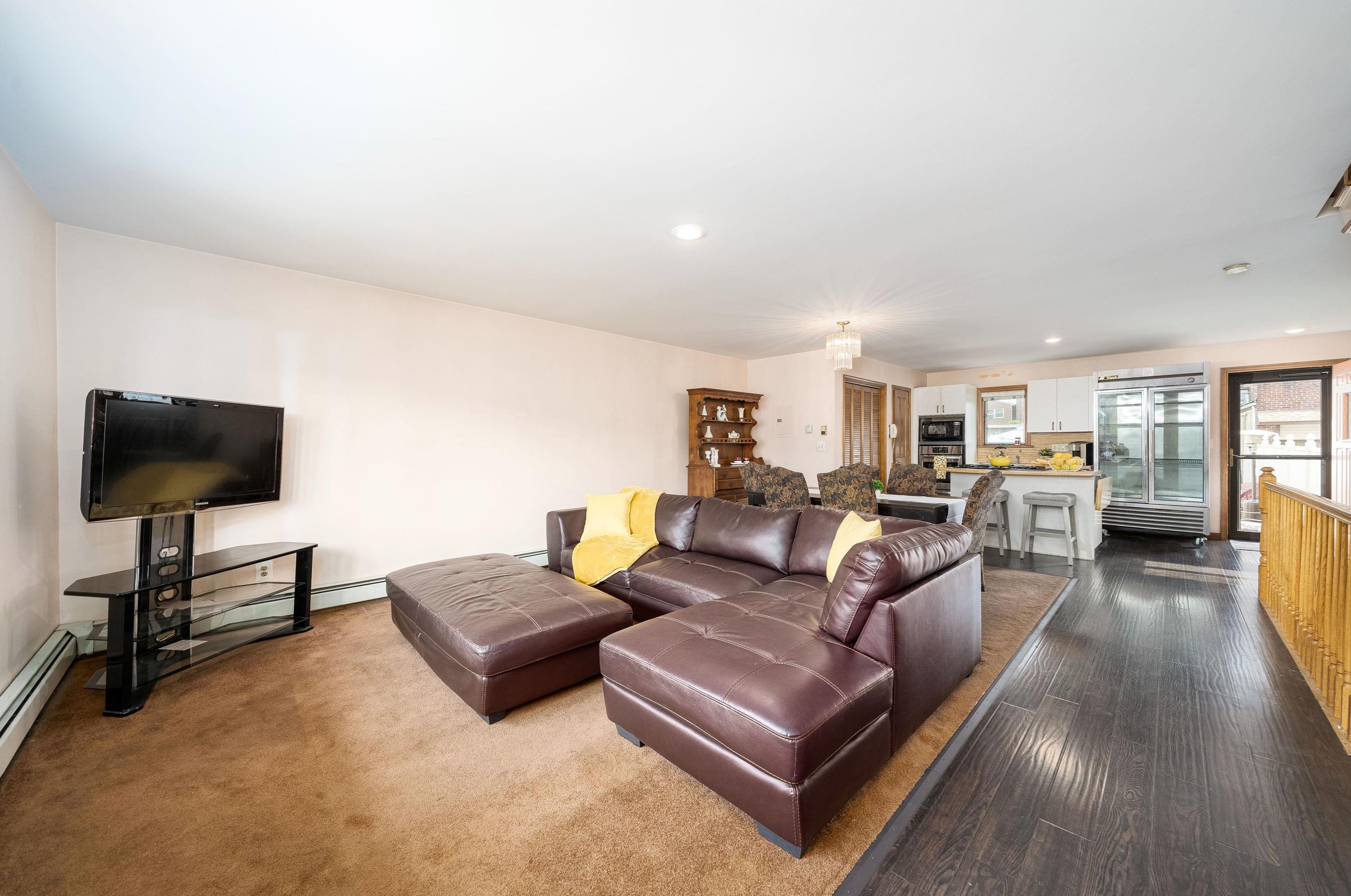 85 W 24th St, Bayonne, NJ 07002