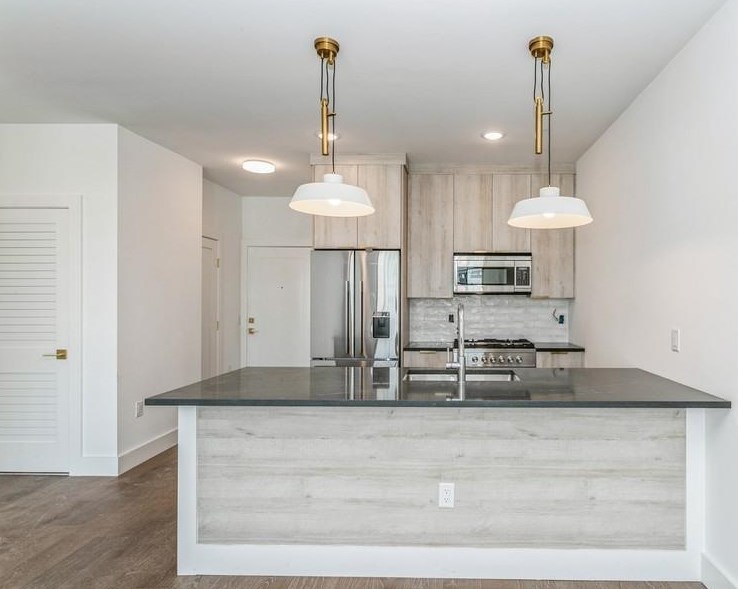 386 5th St #402, Jersey City, NJ 07302