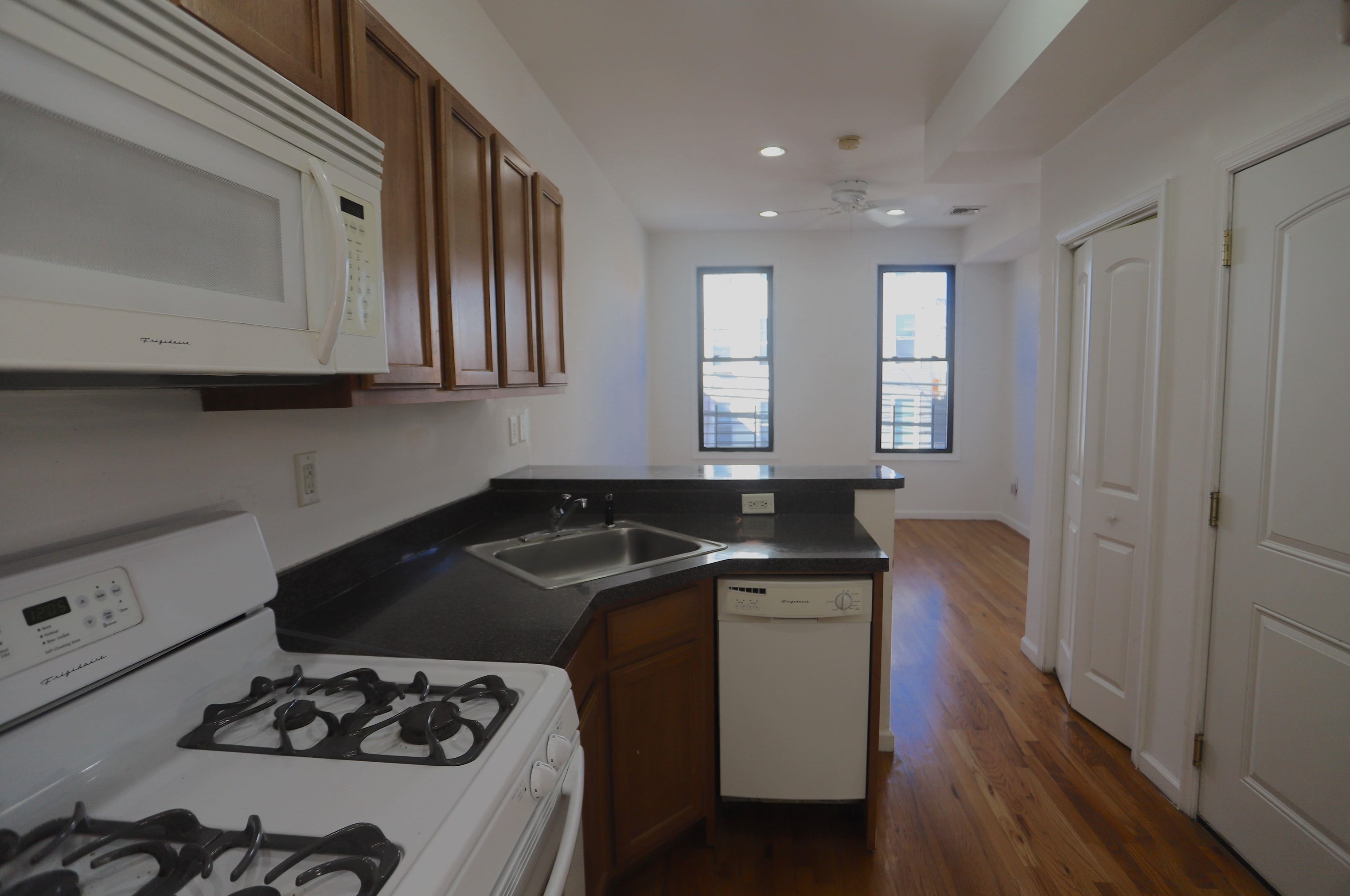 158 Sherman Ave Apt 2l, Jersey City, NJ