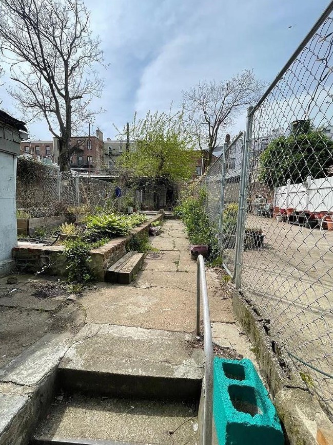 305 2nd St #1, Jersey City, NJ 07302