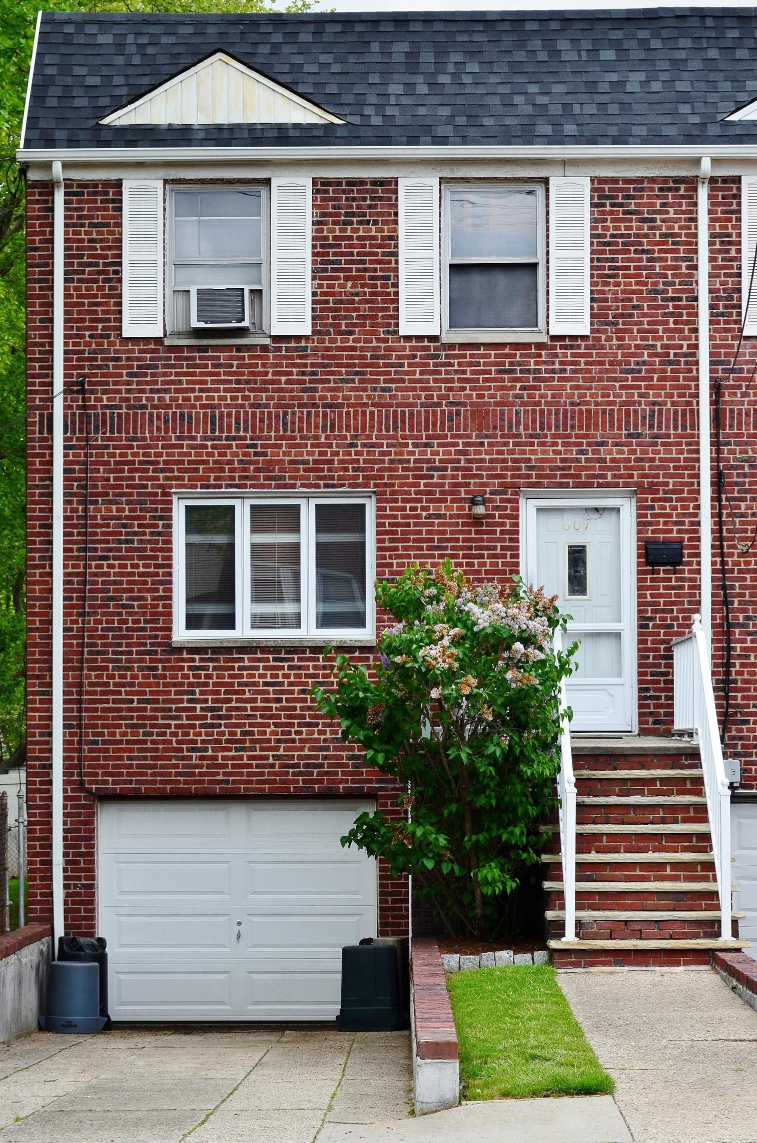 607 Avenue A, Bayonne, NJ 07002