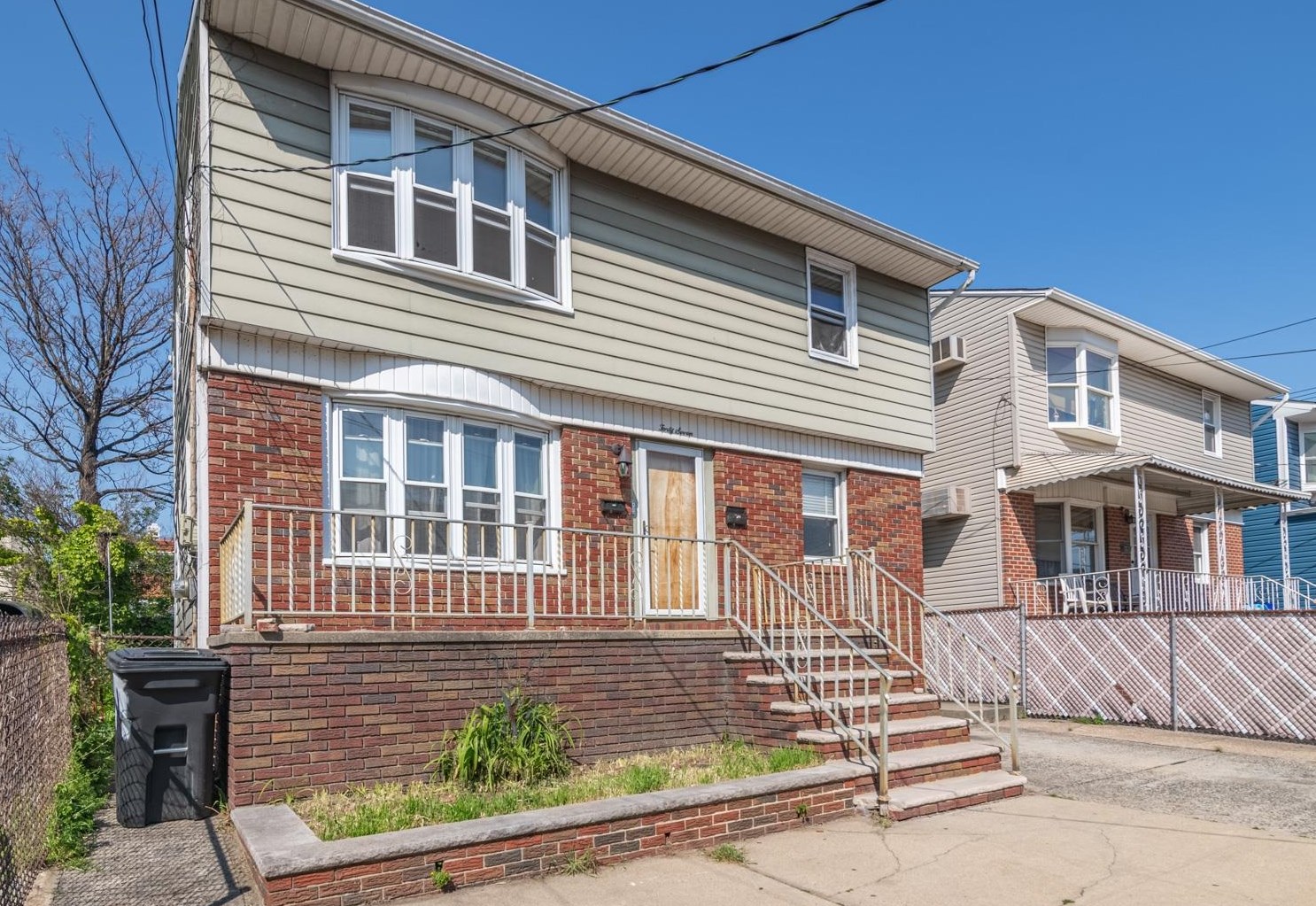 47 E 14th St, Bayonne, NJ 07002