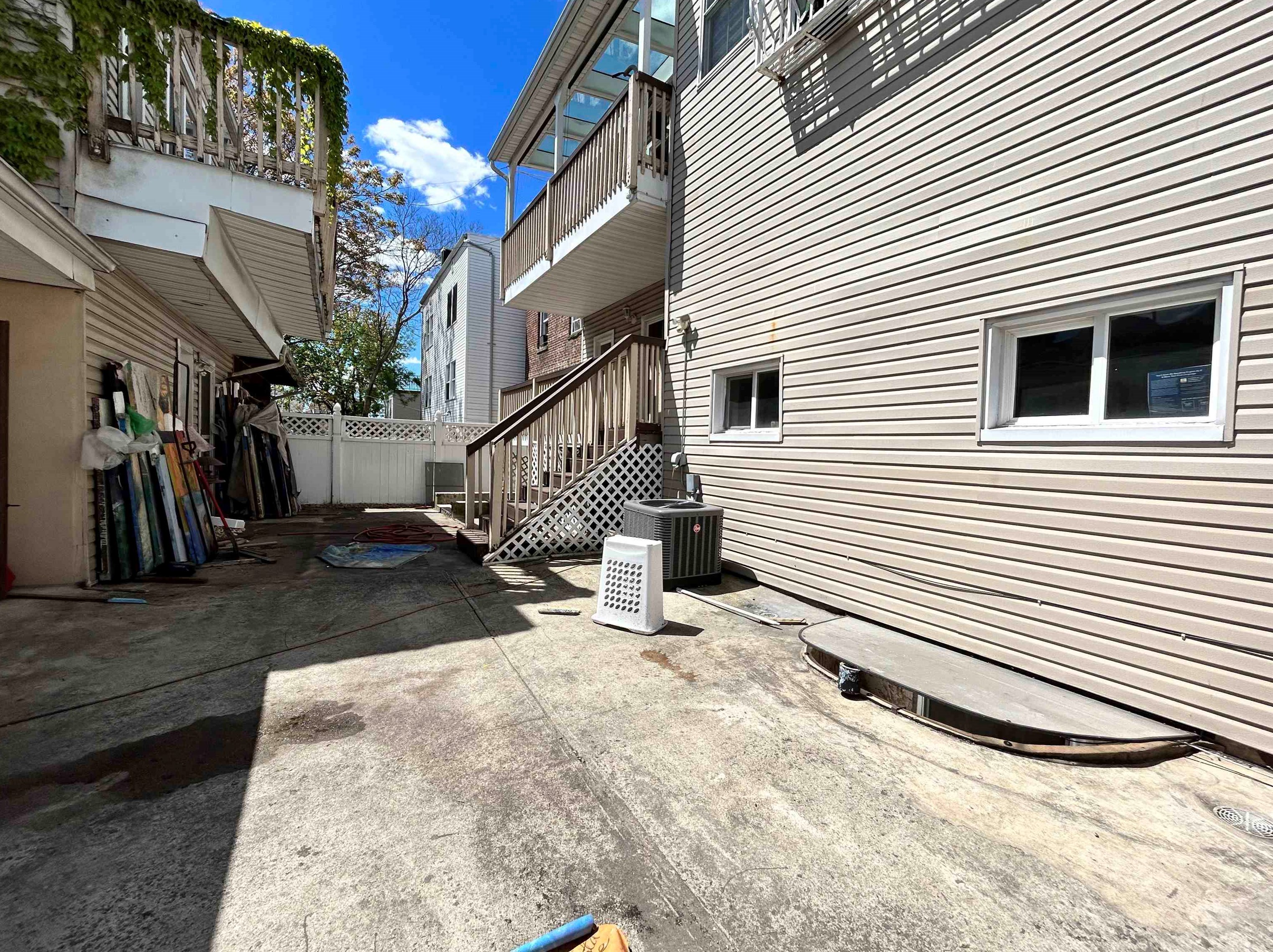 28 Wallis Ave #1, Jersey City, NJ 07306