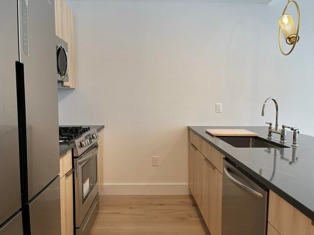 348 Baldwin Ave #202, Jersey City, NJ 07306