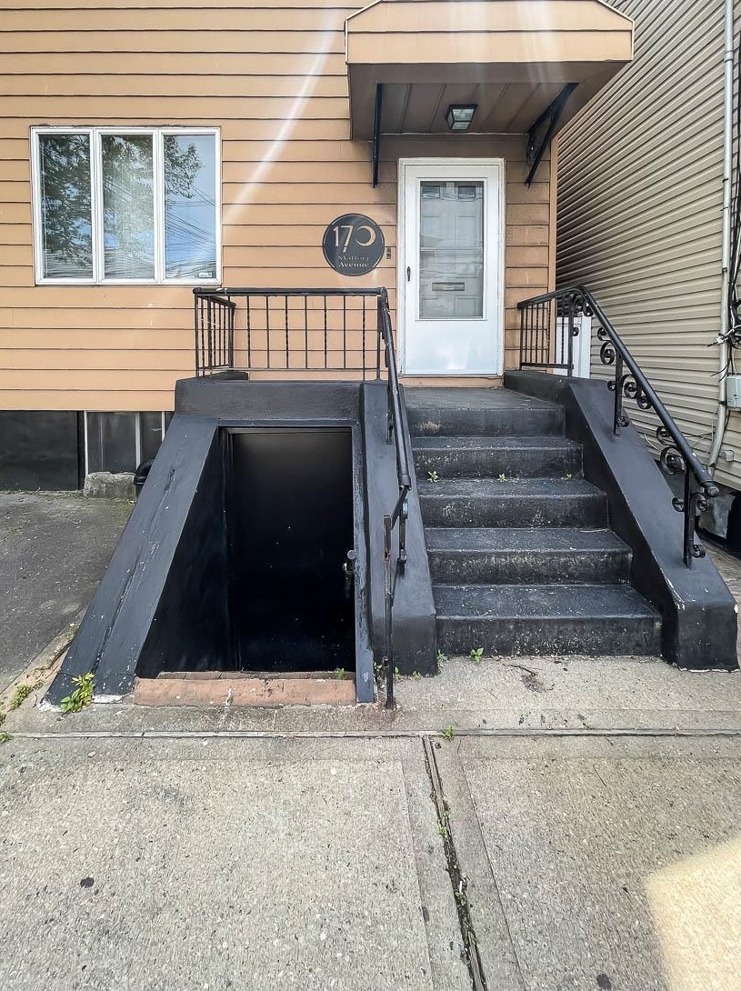 170 Mallory Ave, Jersey City, NJ 07304