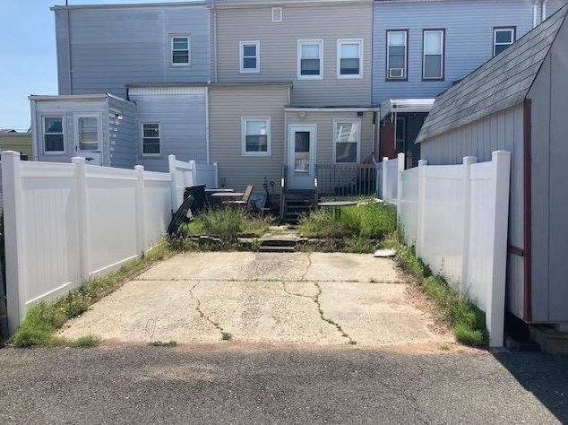 69 W 52nd St, Bayonne, NJ 07002