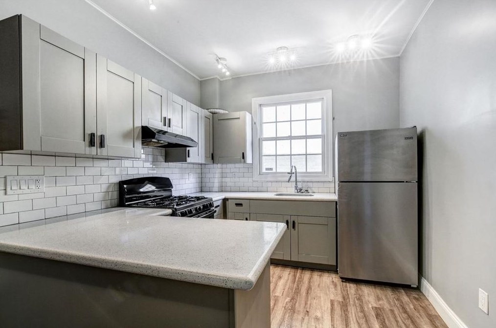 611 57th St, West New York, NJ 07093