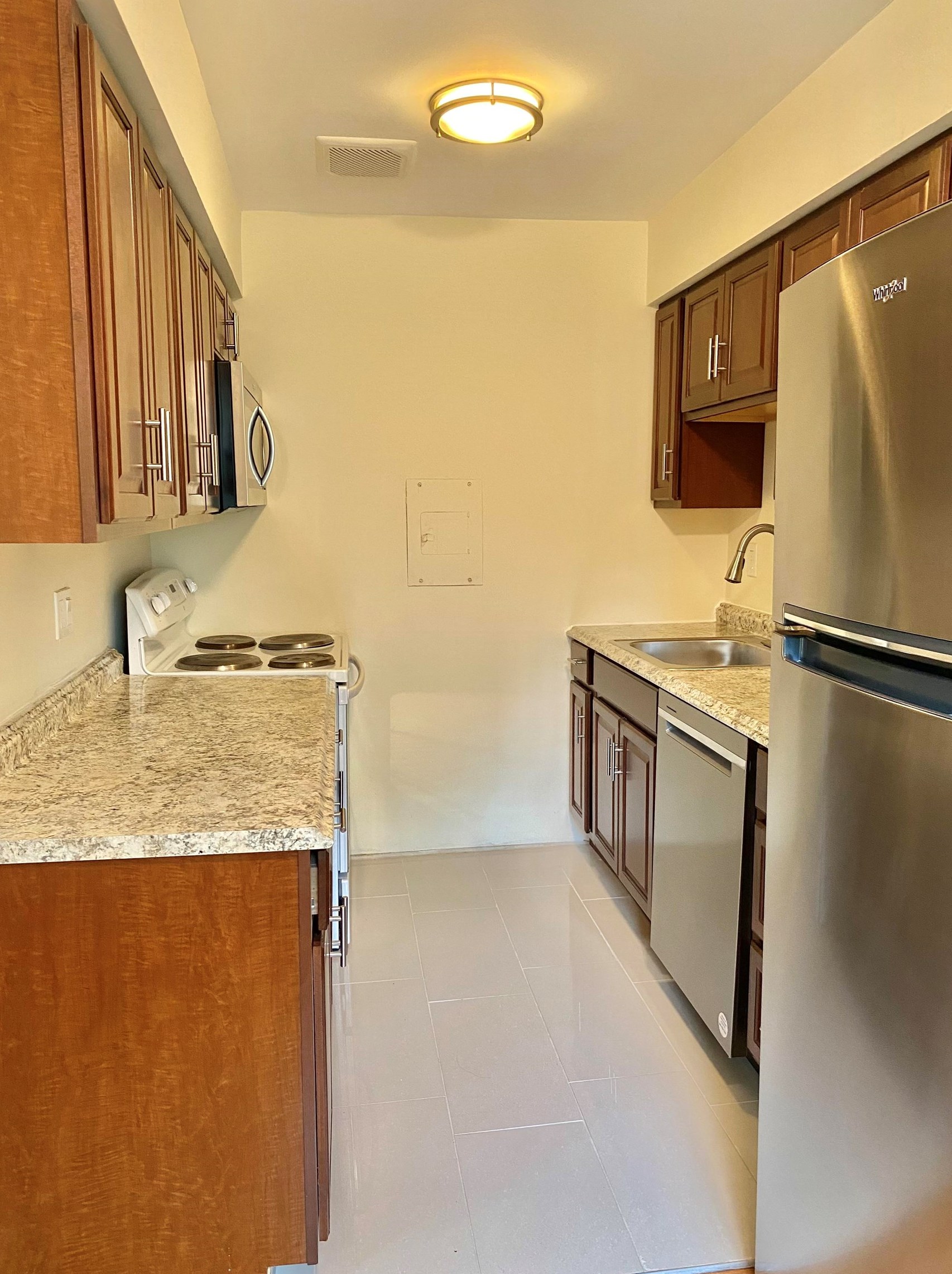 2 Radio Ave #c25, Secaucus, NJ 07094