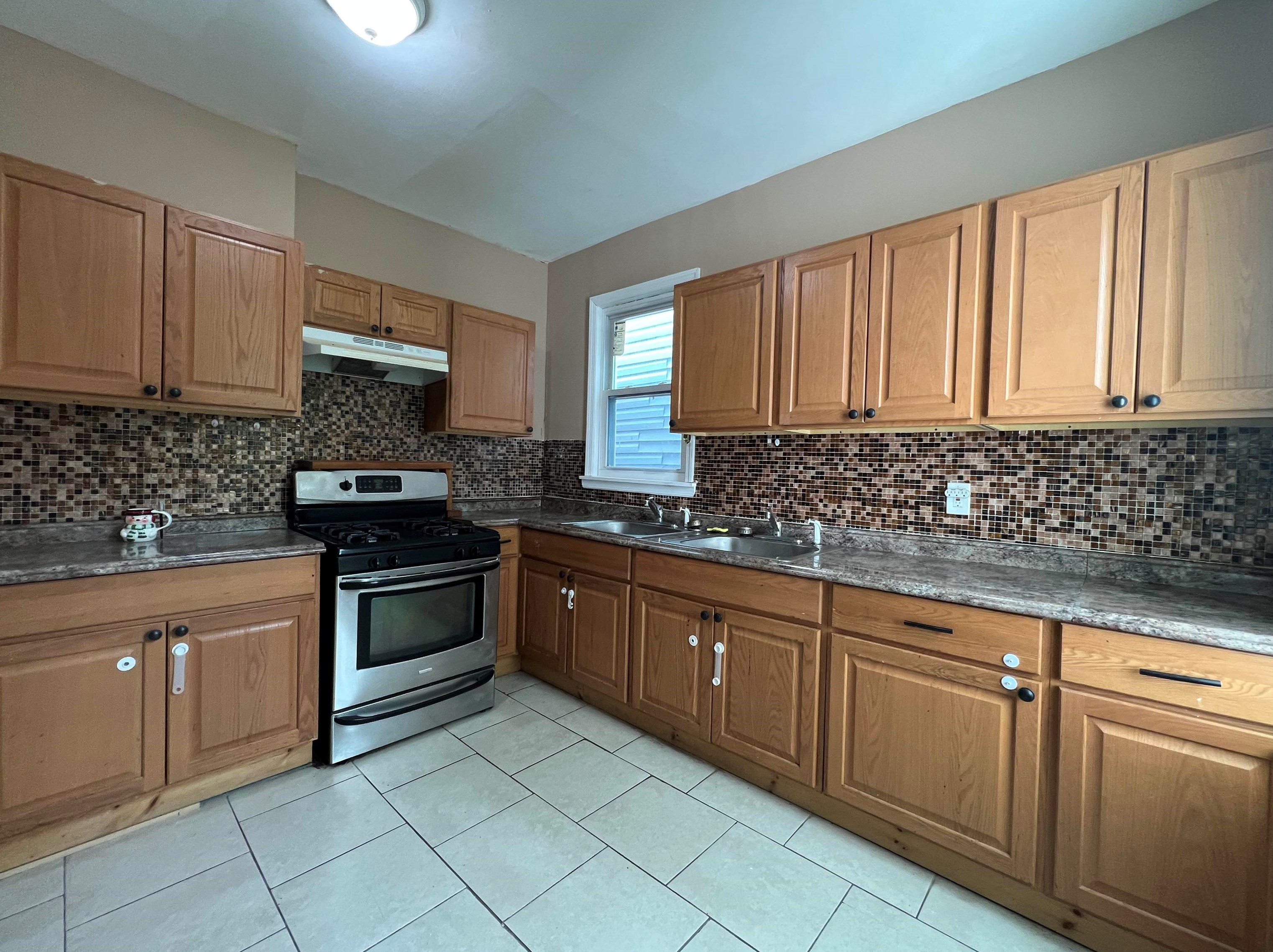 117 Bidwell Ave #2, Jersey City, NJ 07305