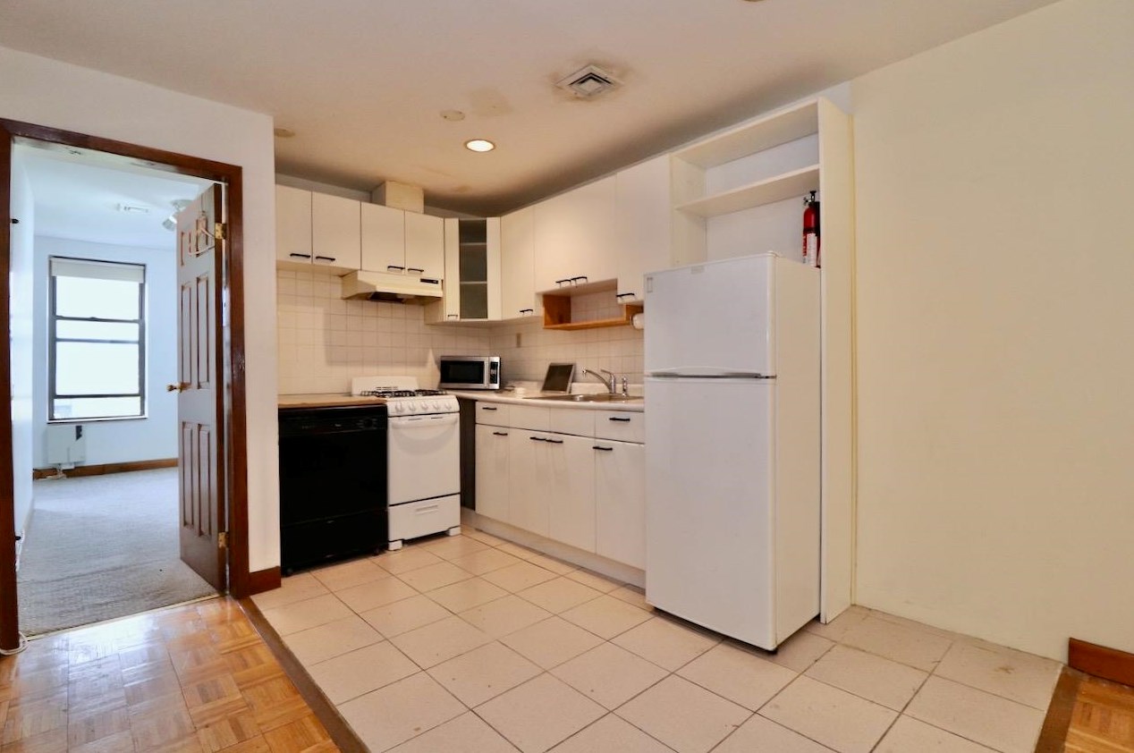 165 Grand St Apt 3, Jersey City, NJ 07302