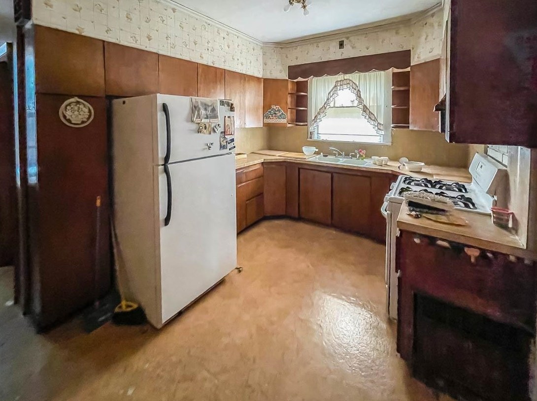 334 New York Ave, Jersey City, NJ 07307-1402
