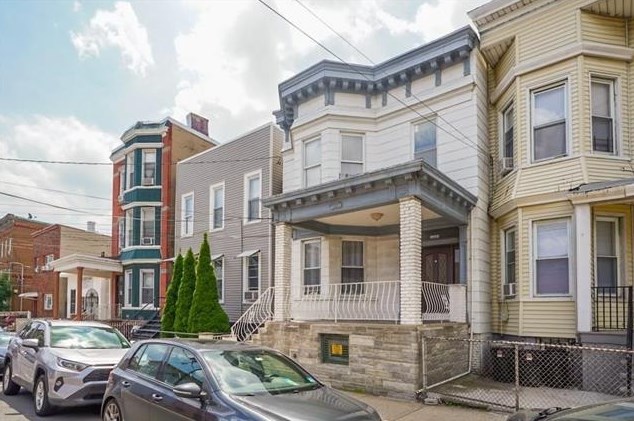 721 25th St, Union City, NJ 07087