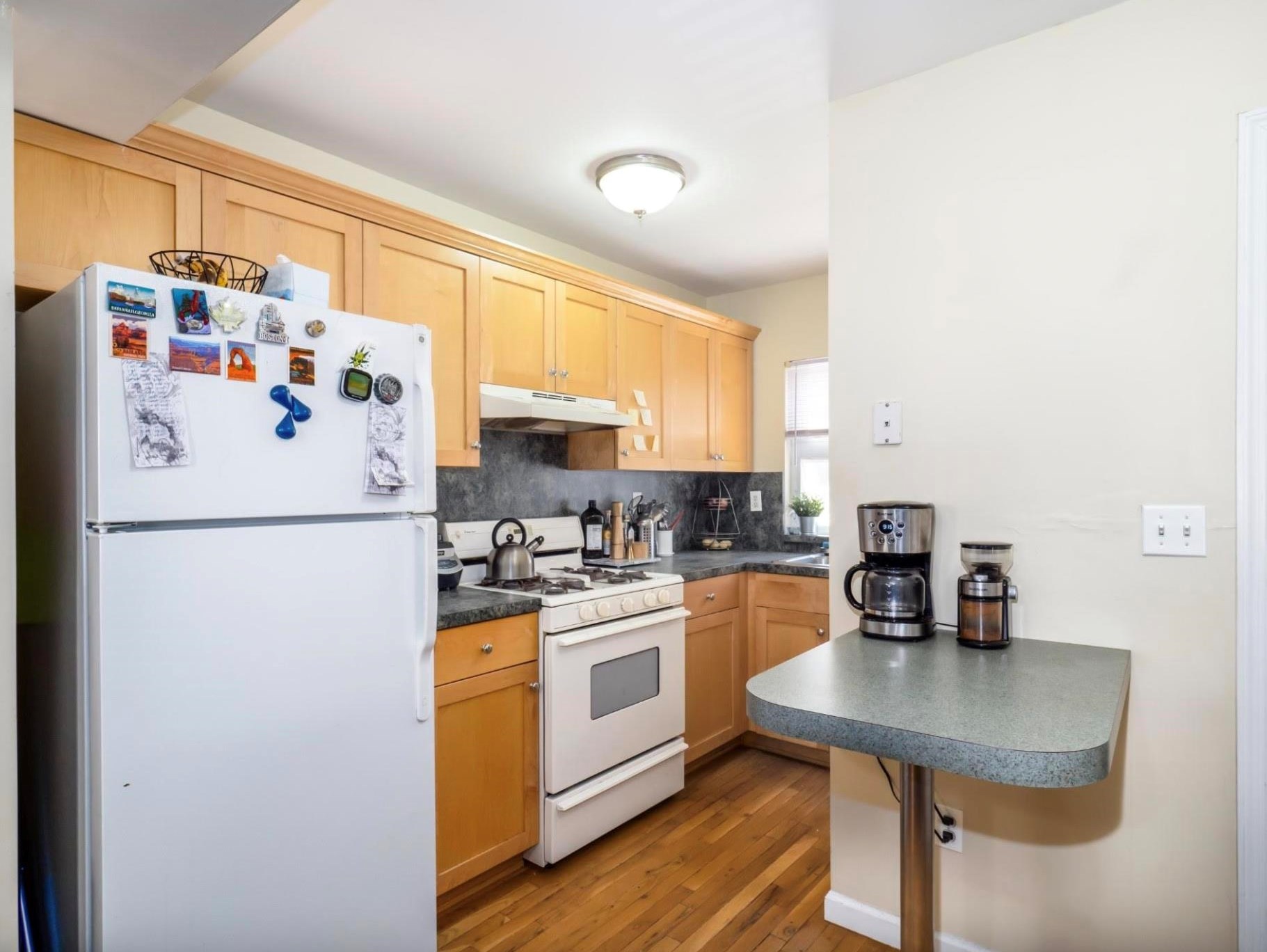 327 5th St #1r, Jersey City, NJ 07302