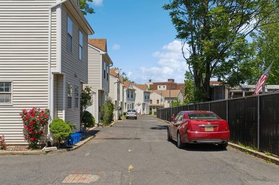 501 Morris Ave, Elizabeth NJ  07208-1906 exterior