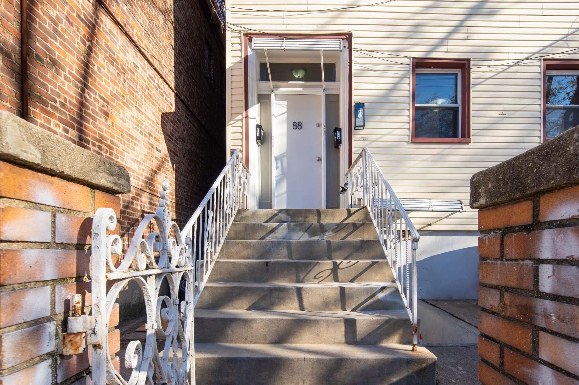 88 Lincoln St #1, Jersey City, NJ 07307